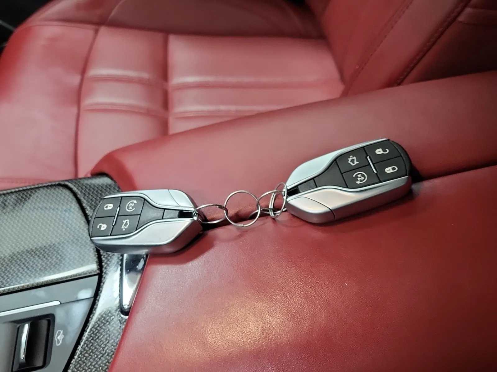 Keys/Fobs/Manual Photo