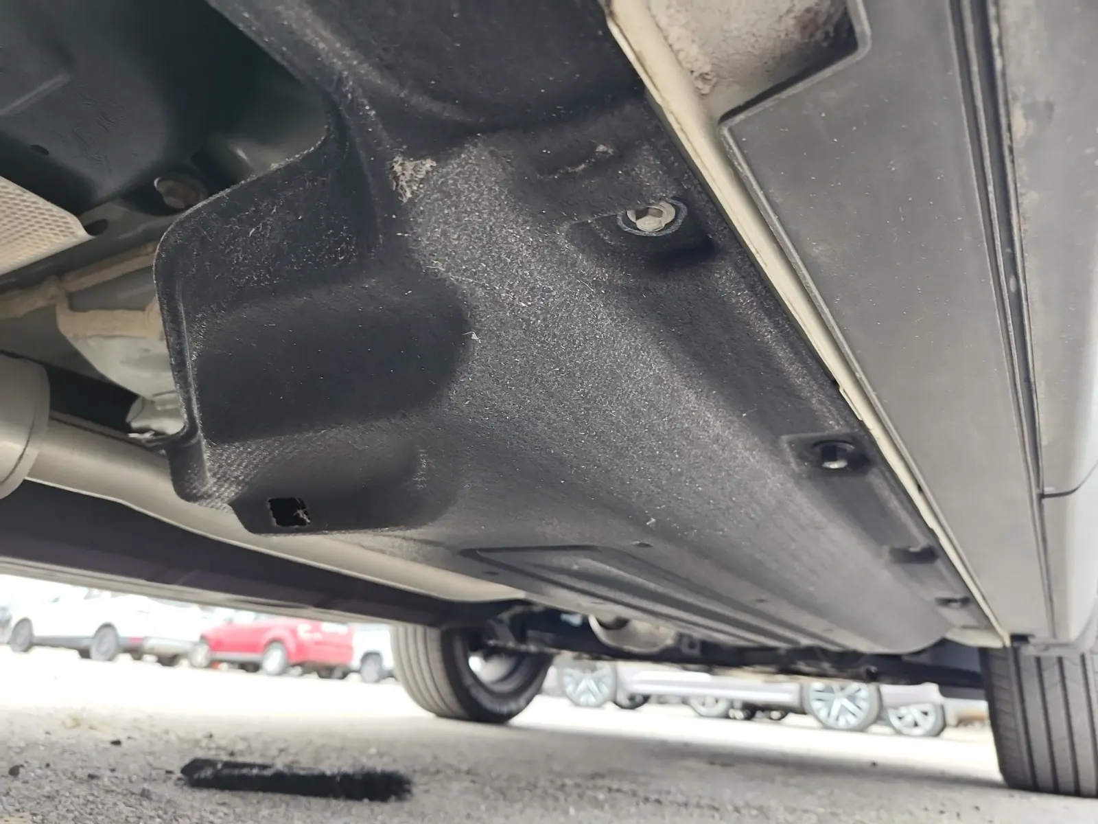 Undercarriage - Passenger Photo