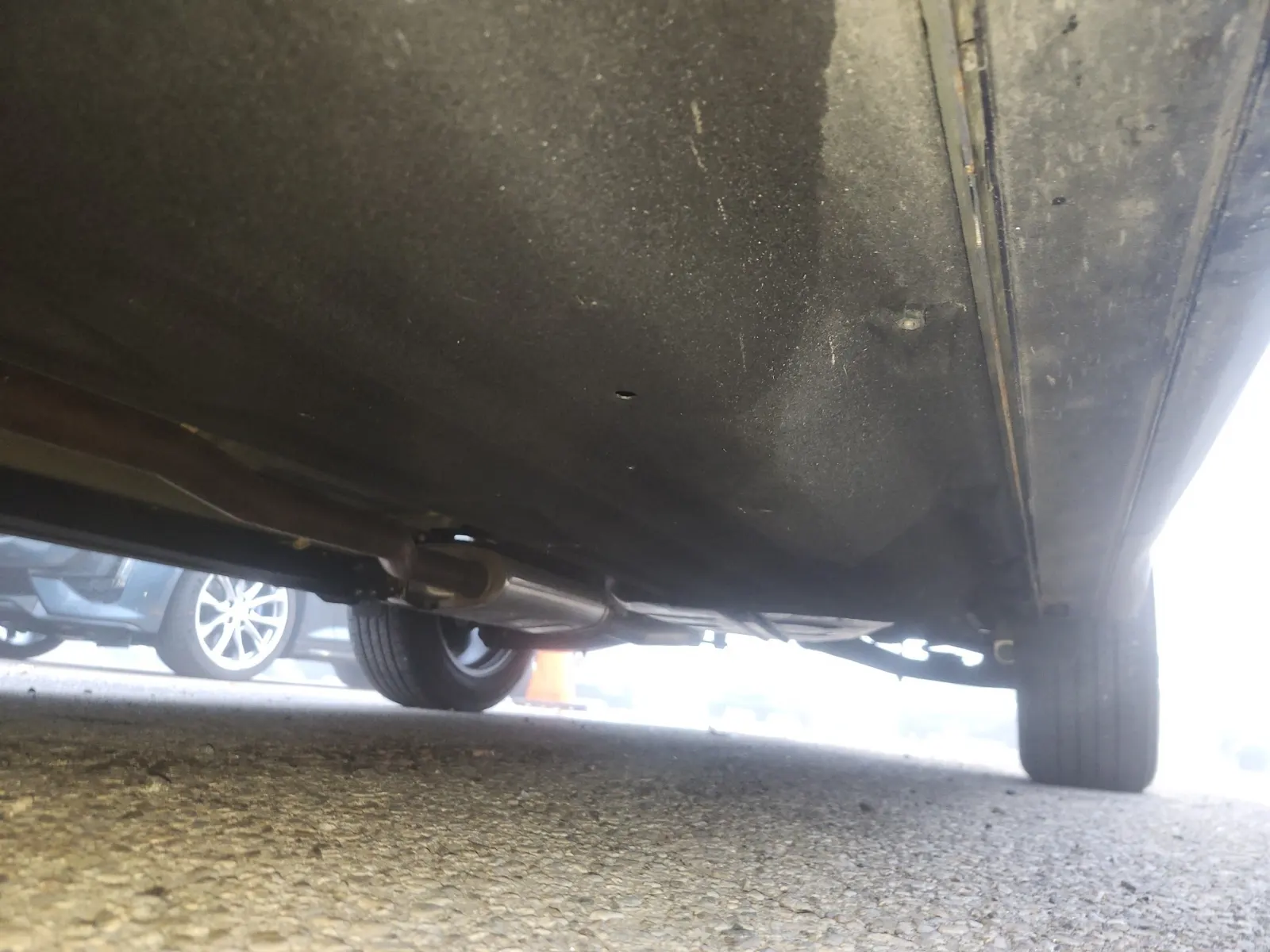 Undercarriage - Driver Photo