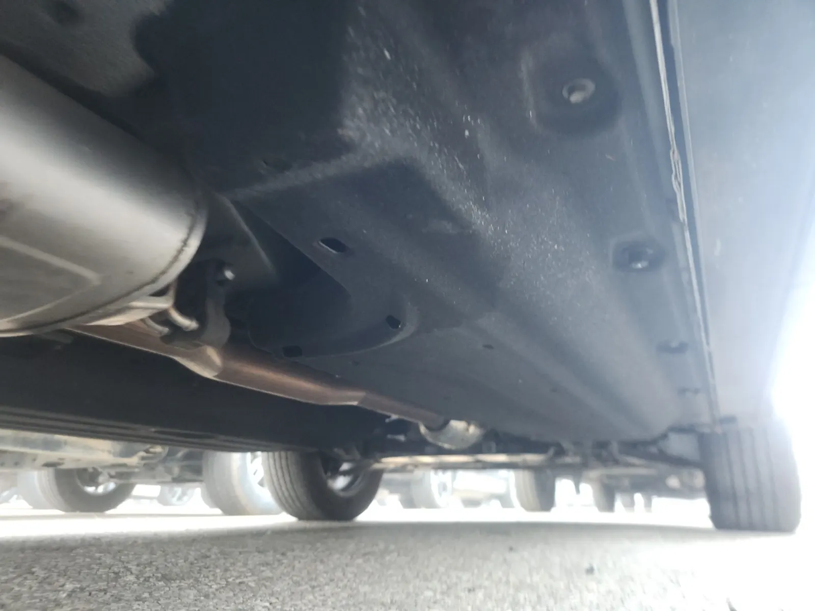 Undercarriage - Passenger Photo