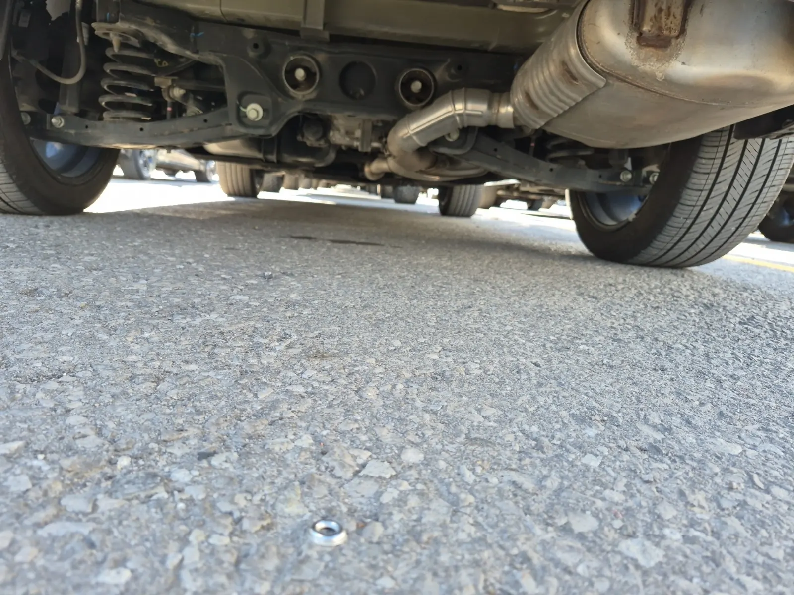 Undercarriage - Rear Photo