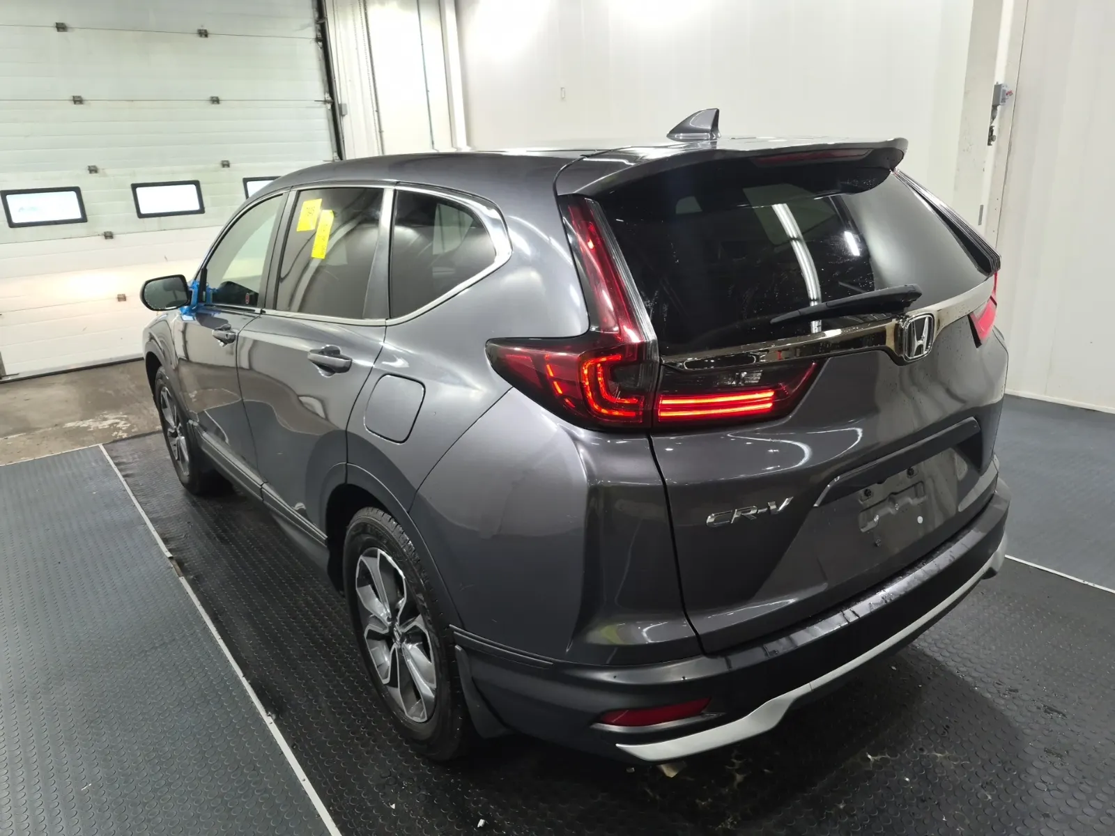 Driver Rear 3/4 Photo