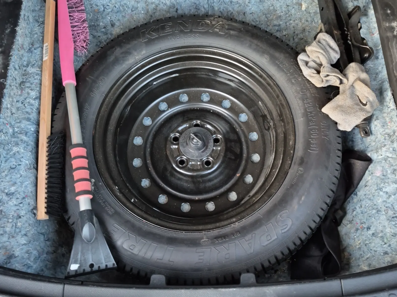 Spare Tire & Wheel Photo