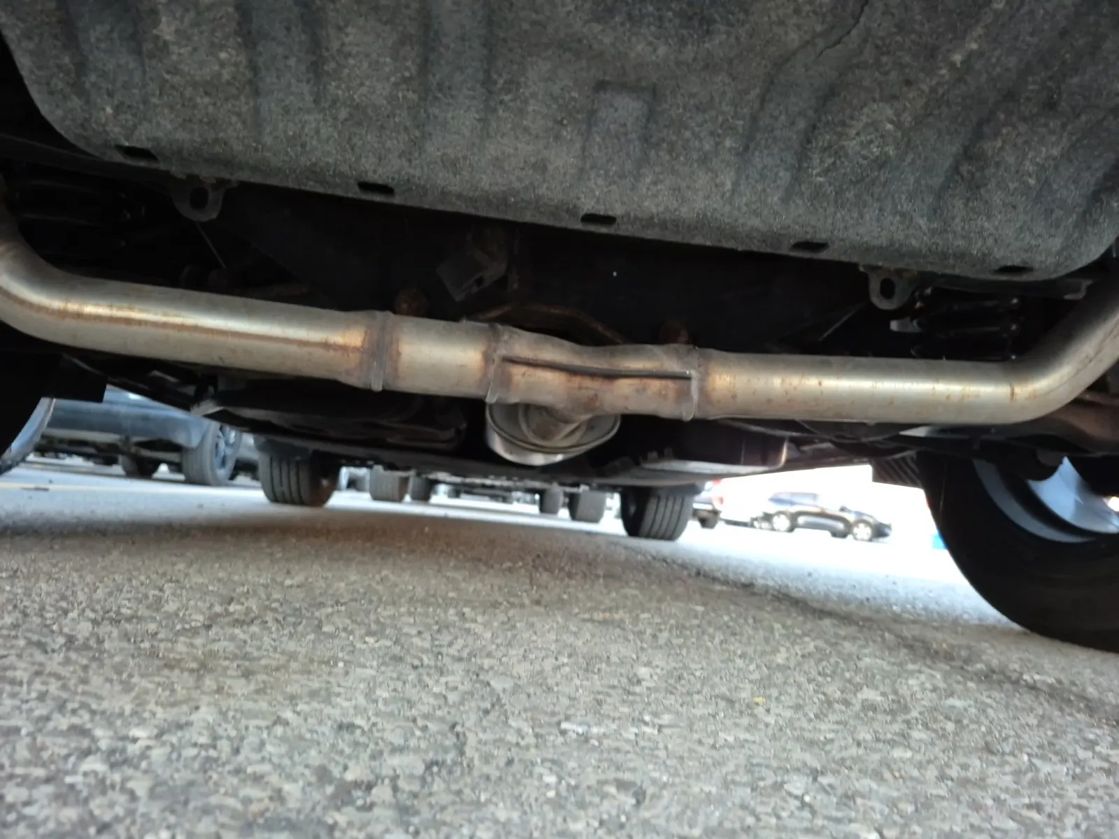 Undercarriage - Rear Photo