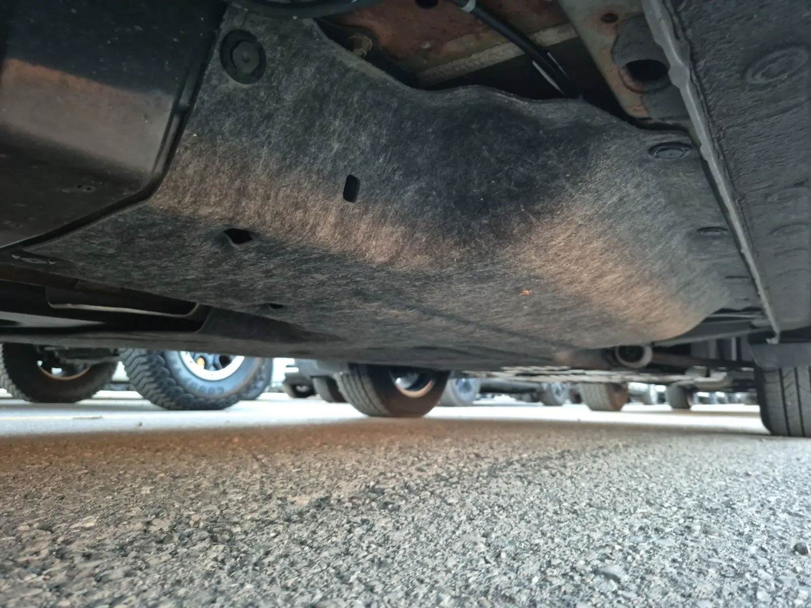 Undercarriage - Passenger Photo