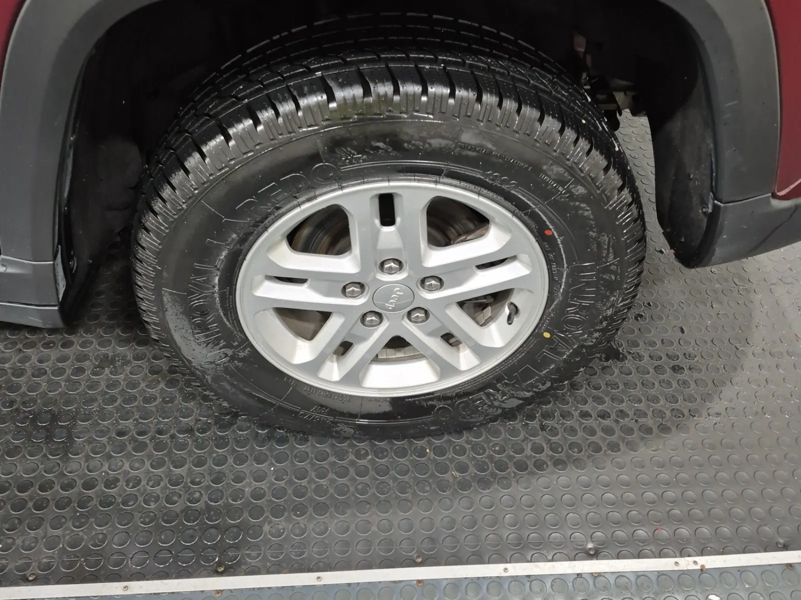 Left Rear Wheel/Tire Photo