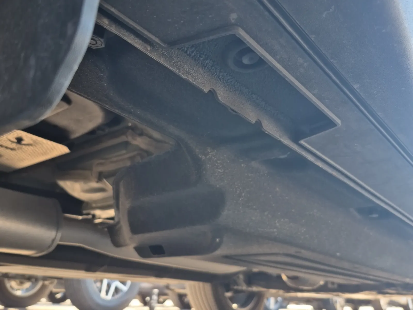 Undercarriage - Passenger Photo
