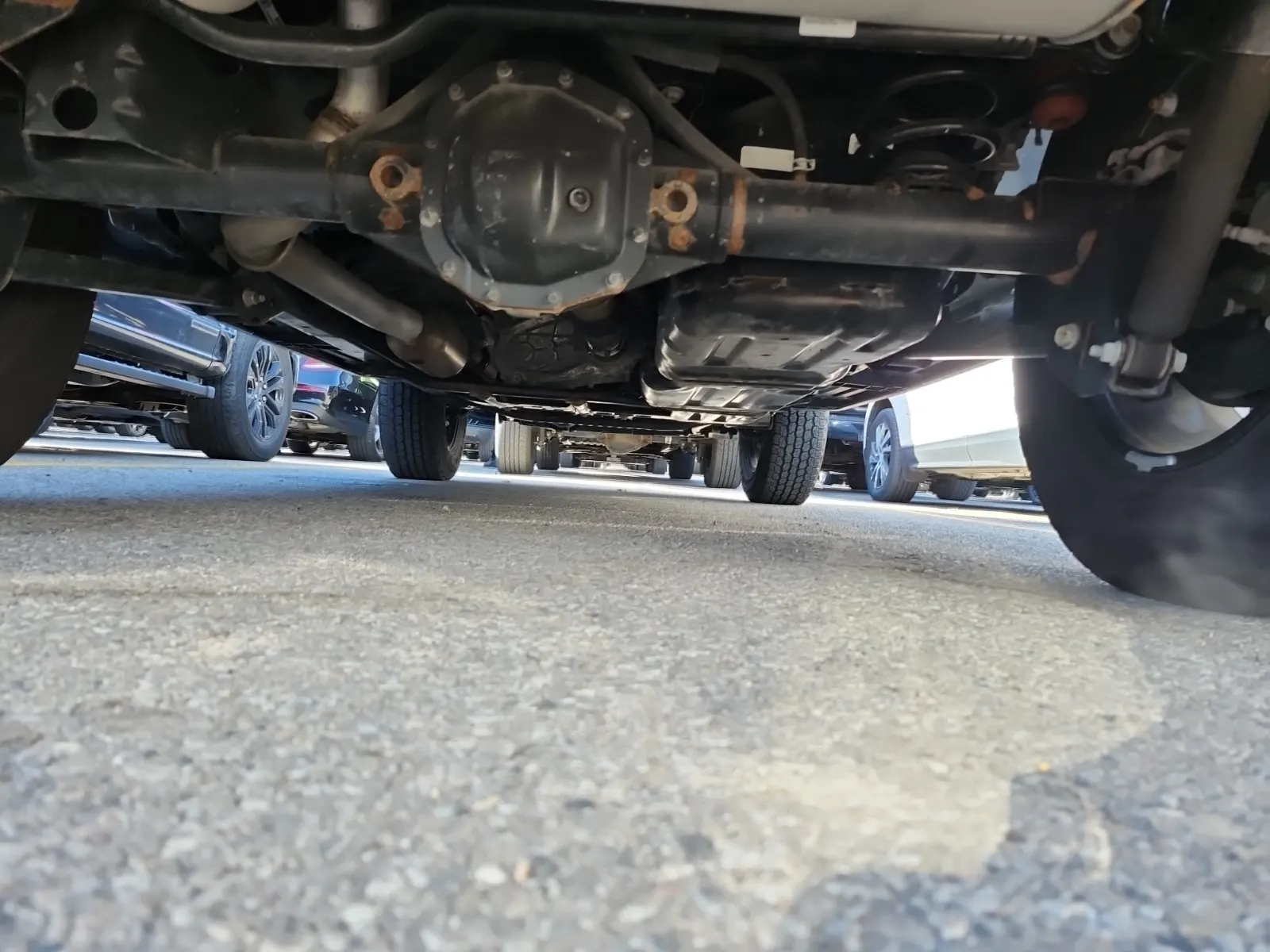 Undercarriage - Rear Photo