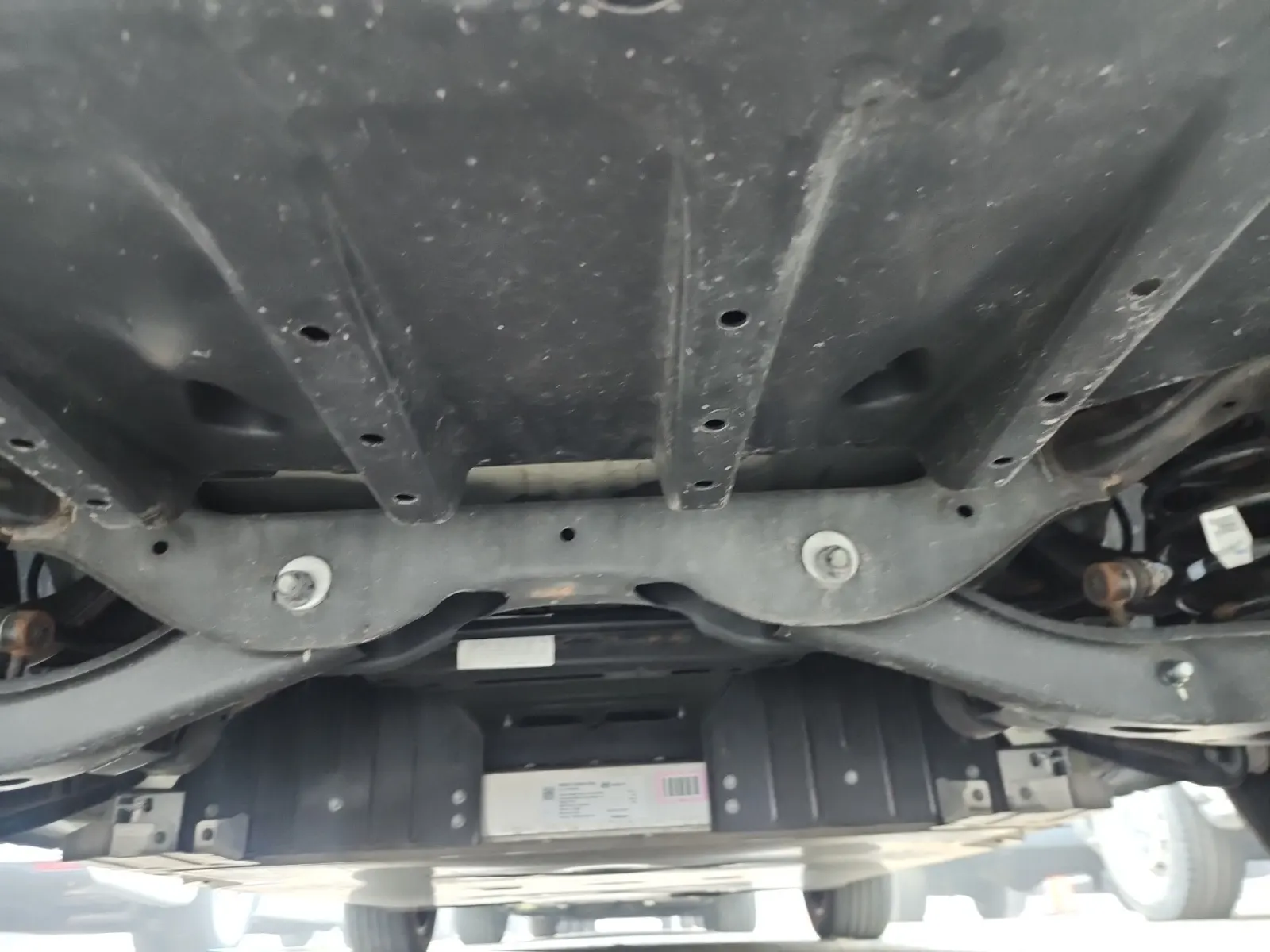 Undercarriage - Rear Photo