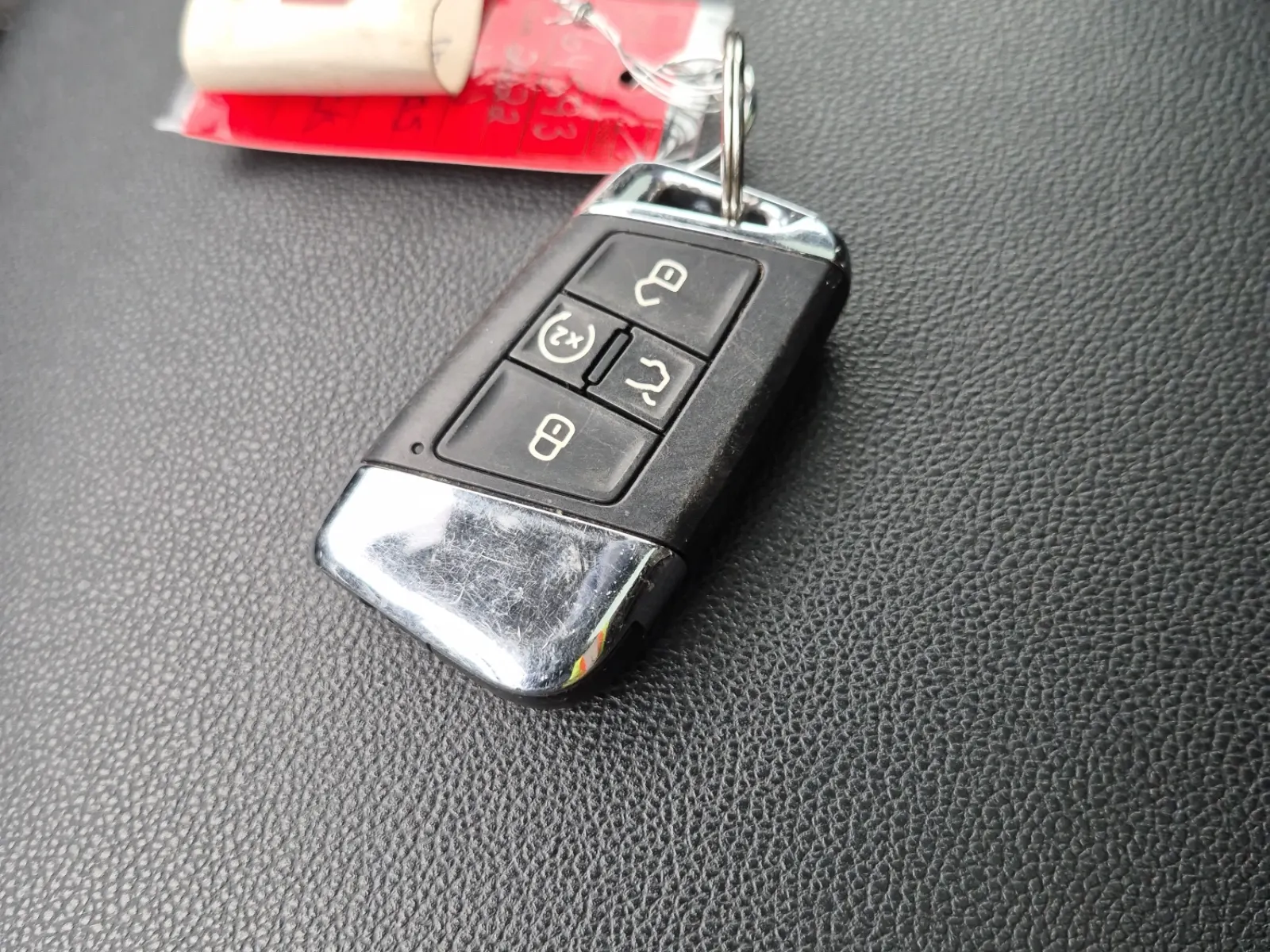 Keys/Fobs/Manual Photo
