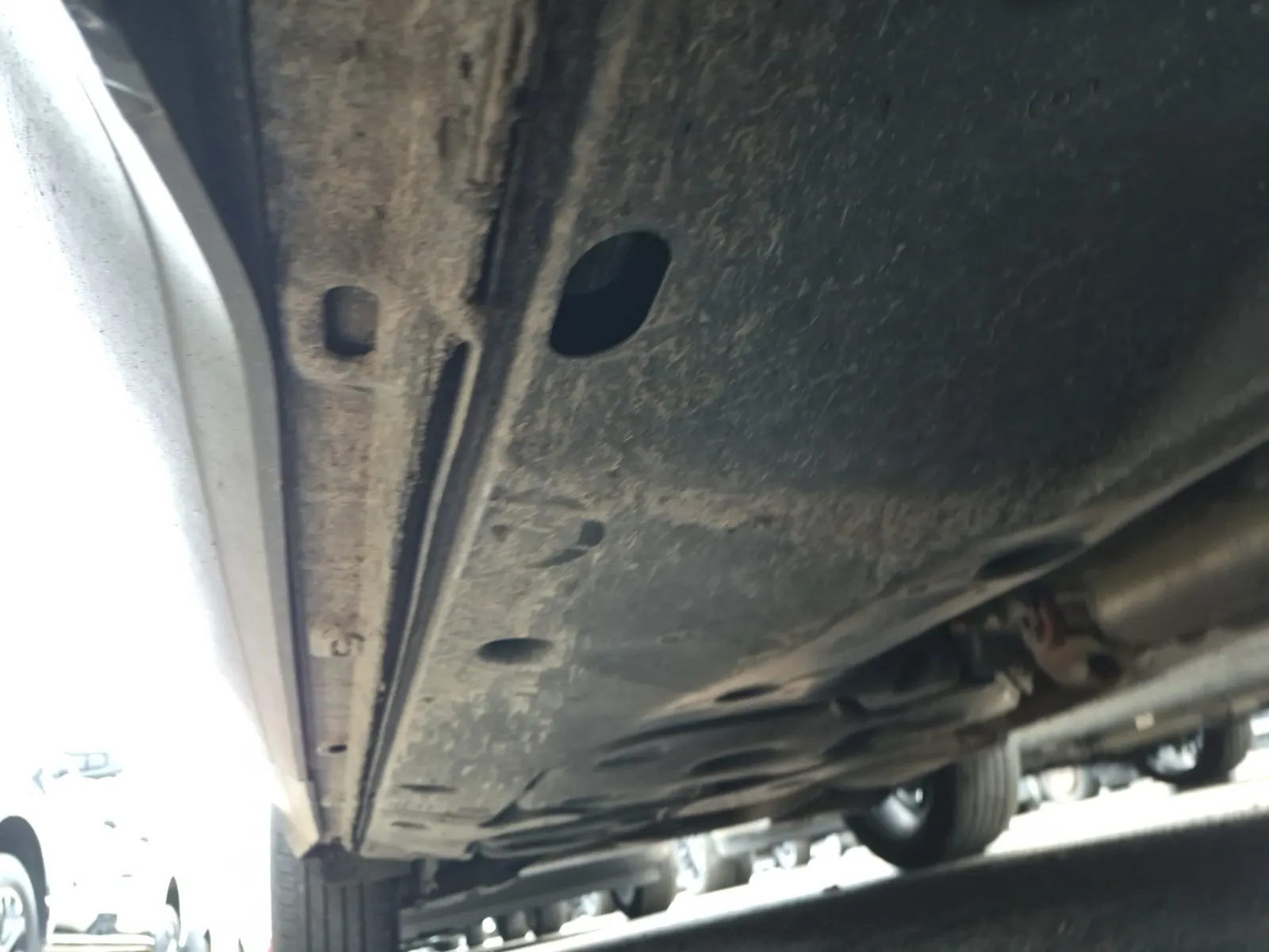 Undercarriage - Passenger Photo