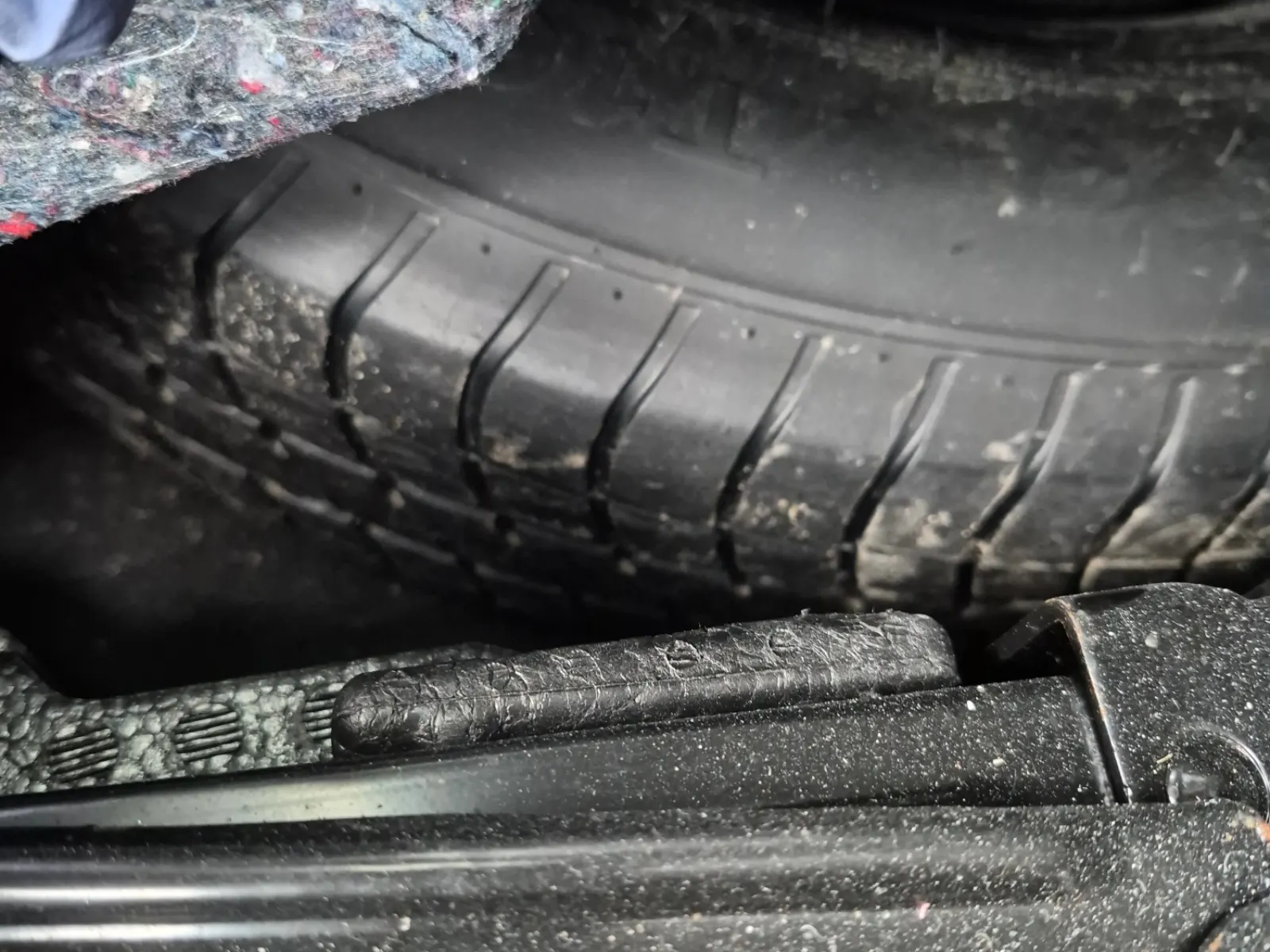 Spare Tire & Wheel Photo
