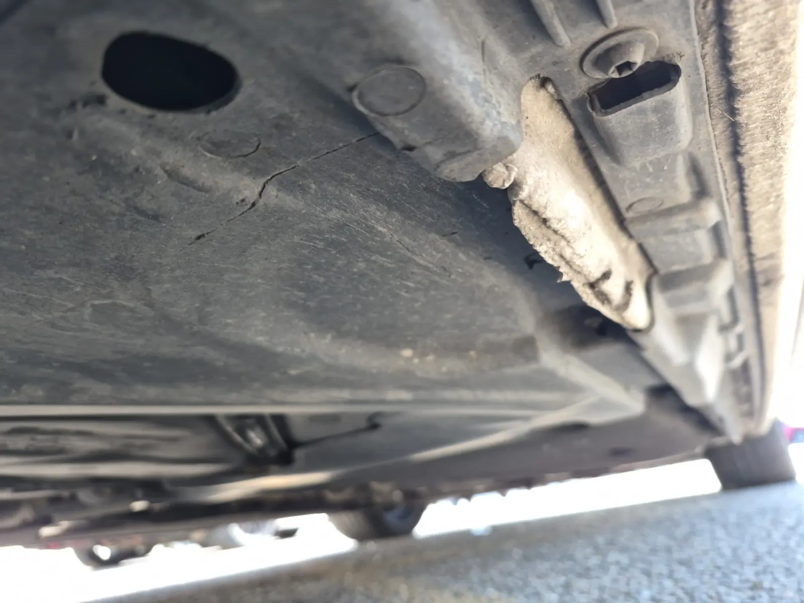 Undercarriage - Passenger Photo