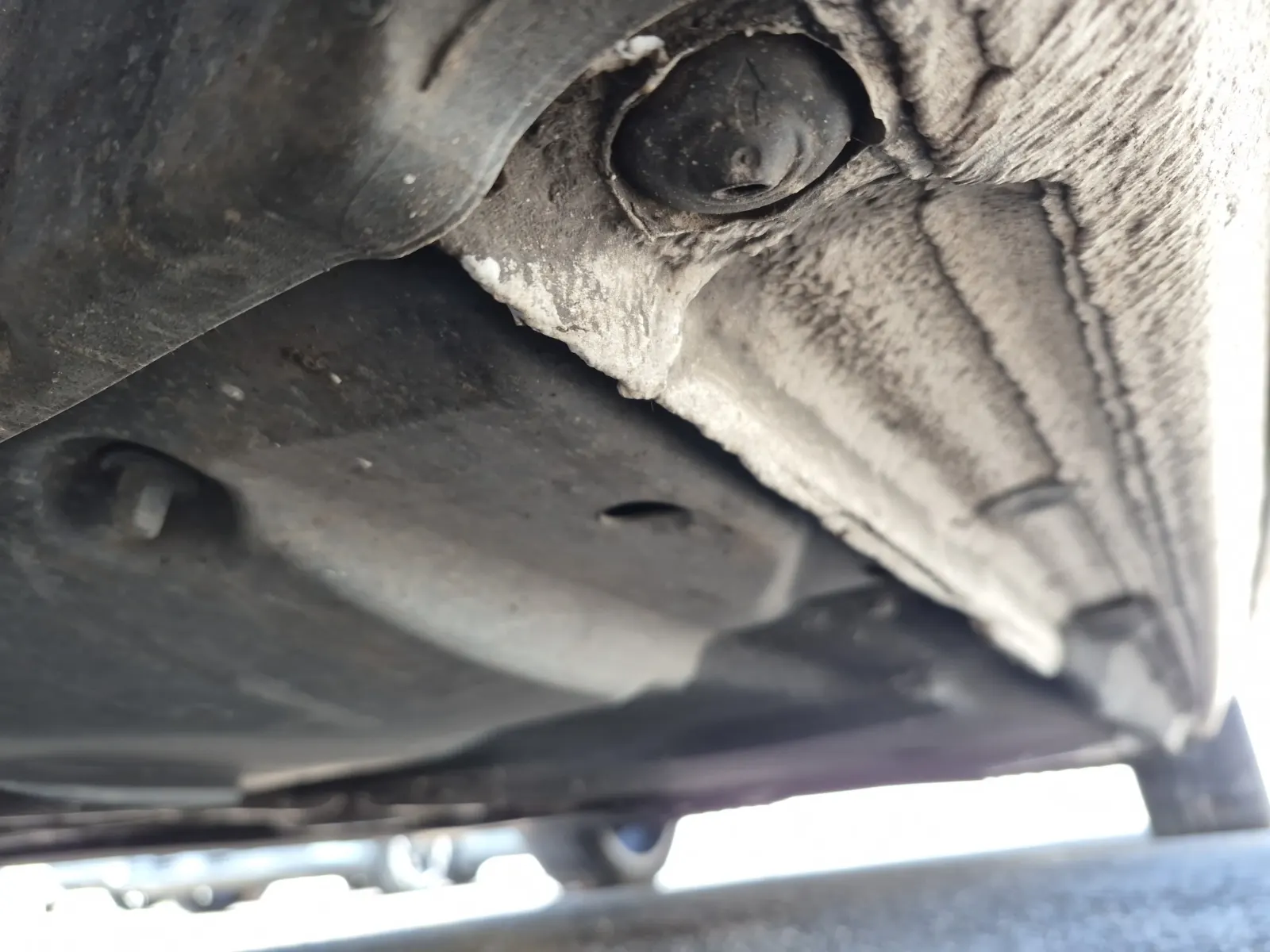 Undercarriage - Driver Photo