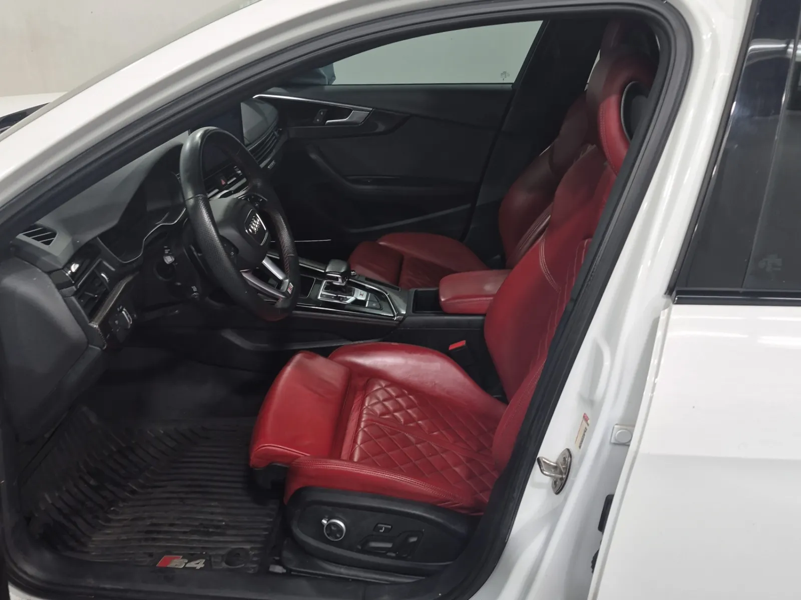 Front Interior Photo