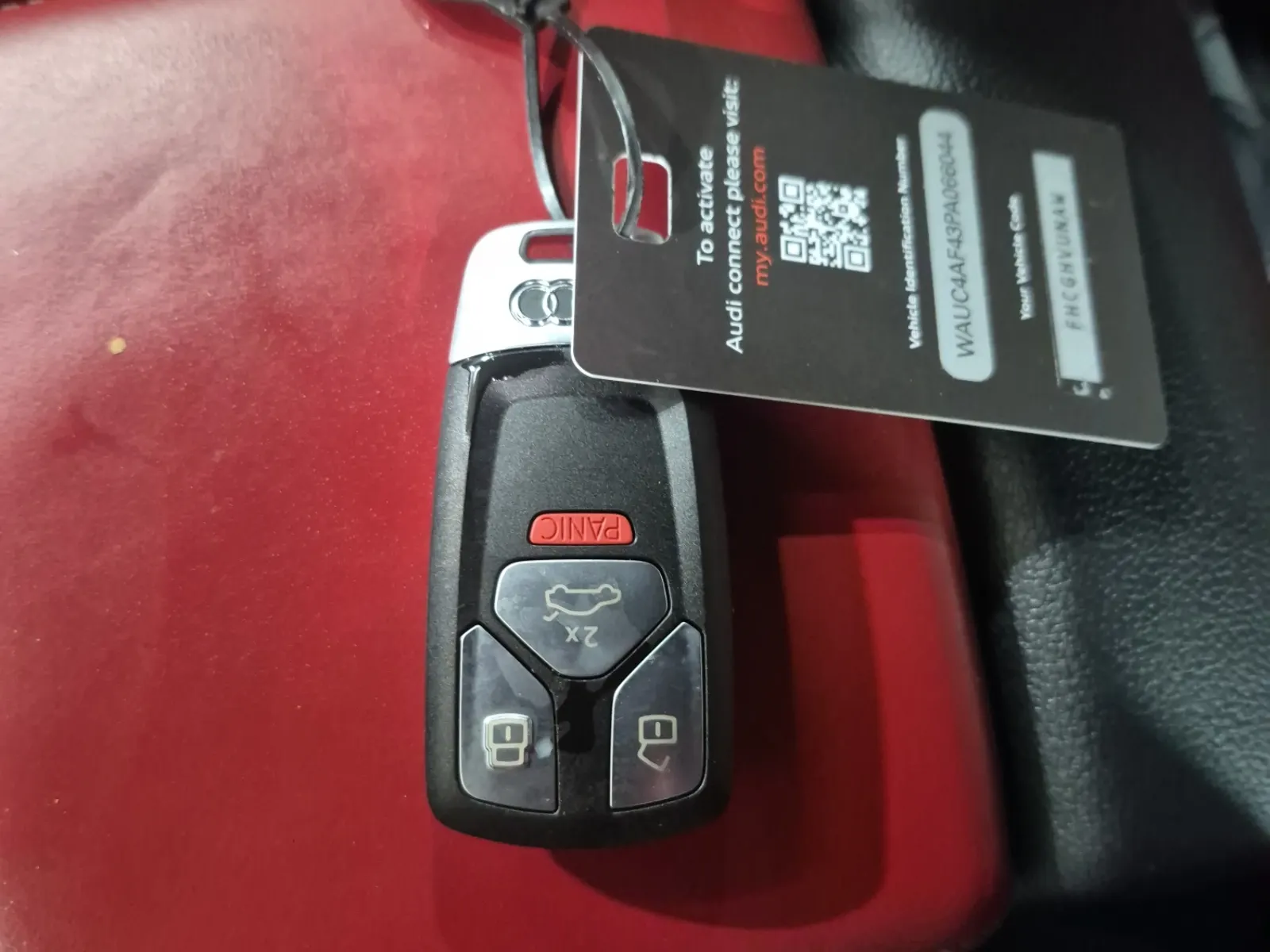 Keys/Fobs/Manual Photo
