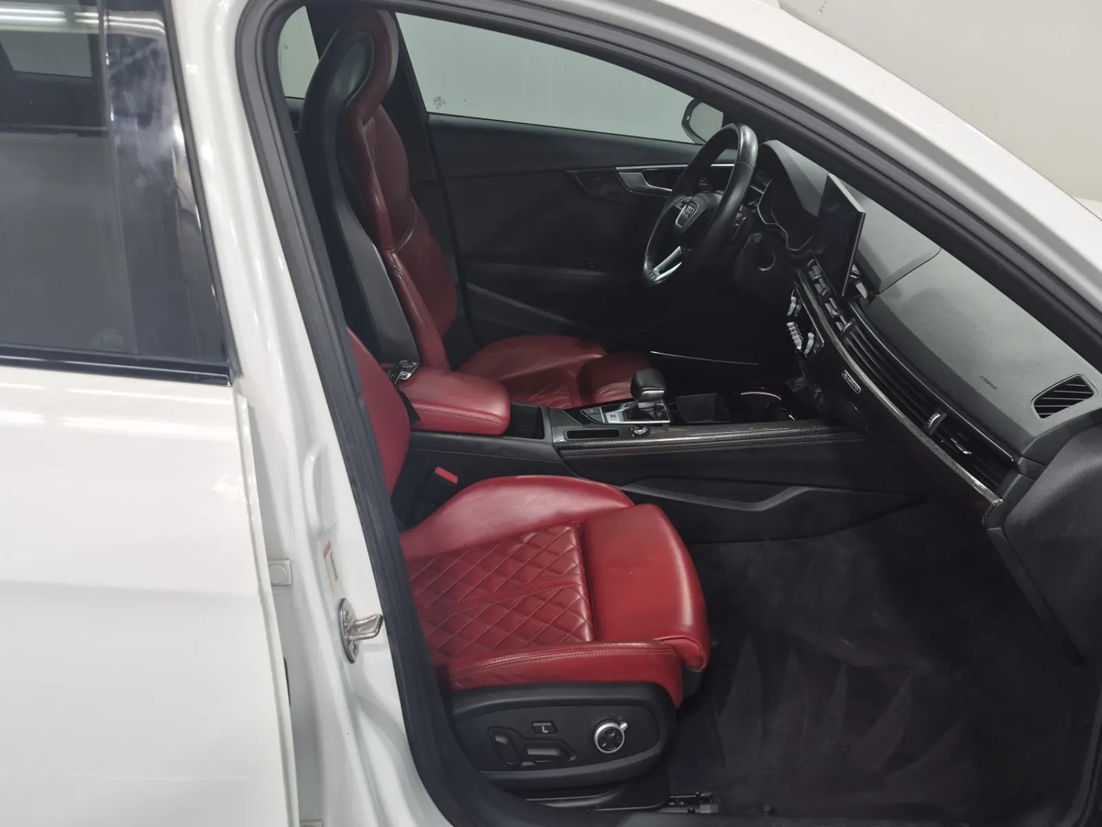 Right Side Interior Photo