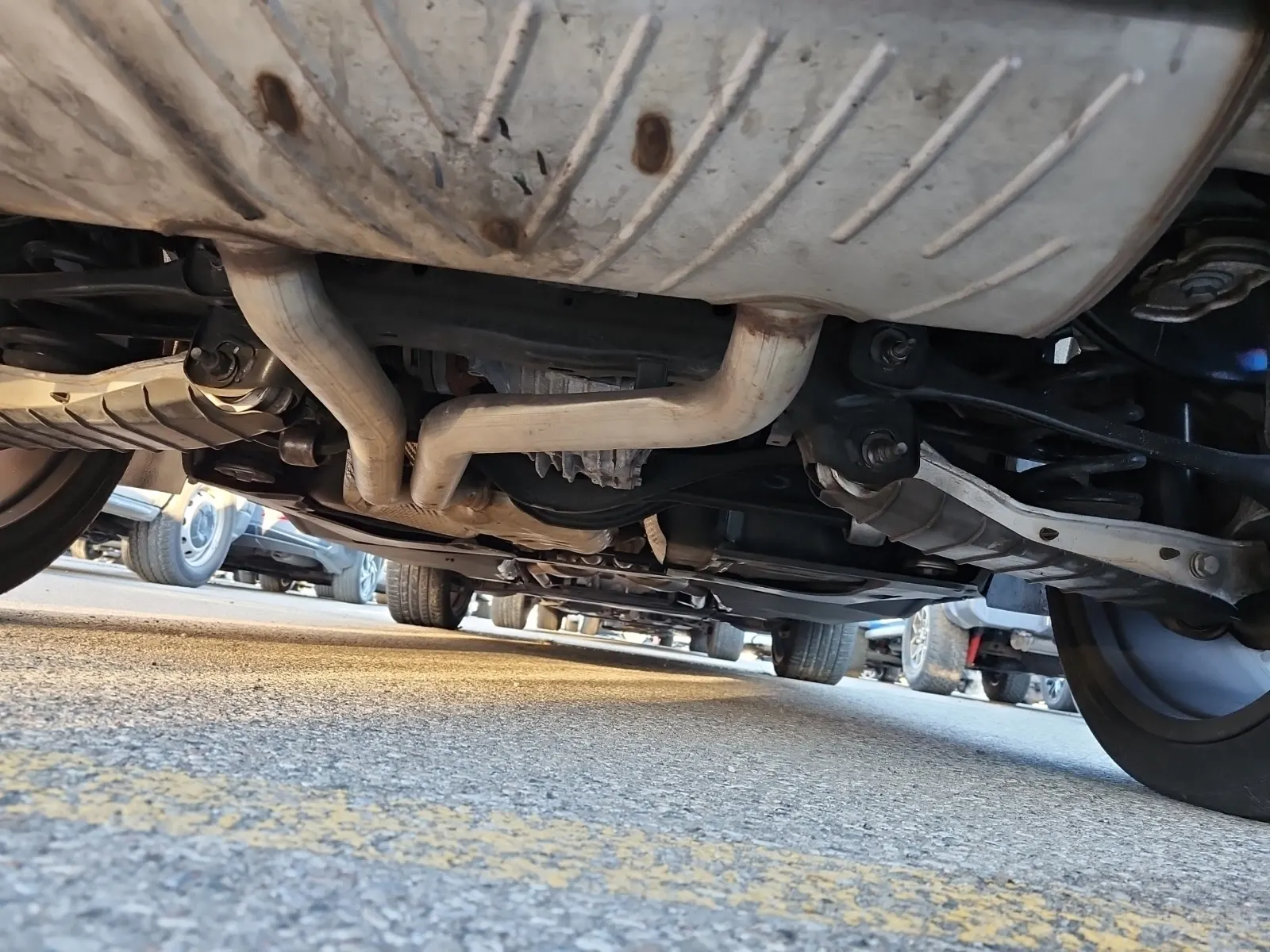 Undercarriage - Rear Photo