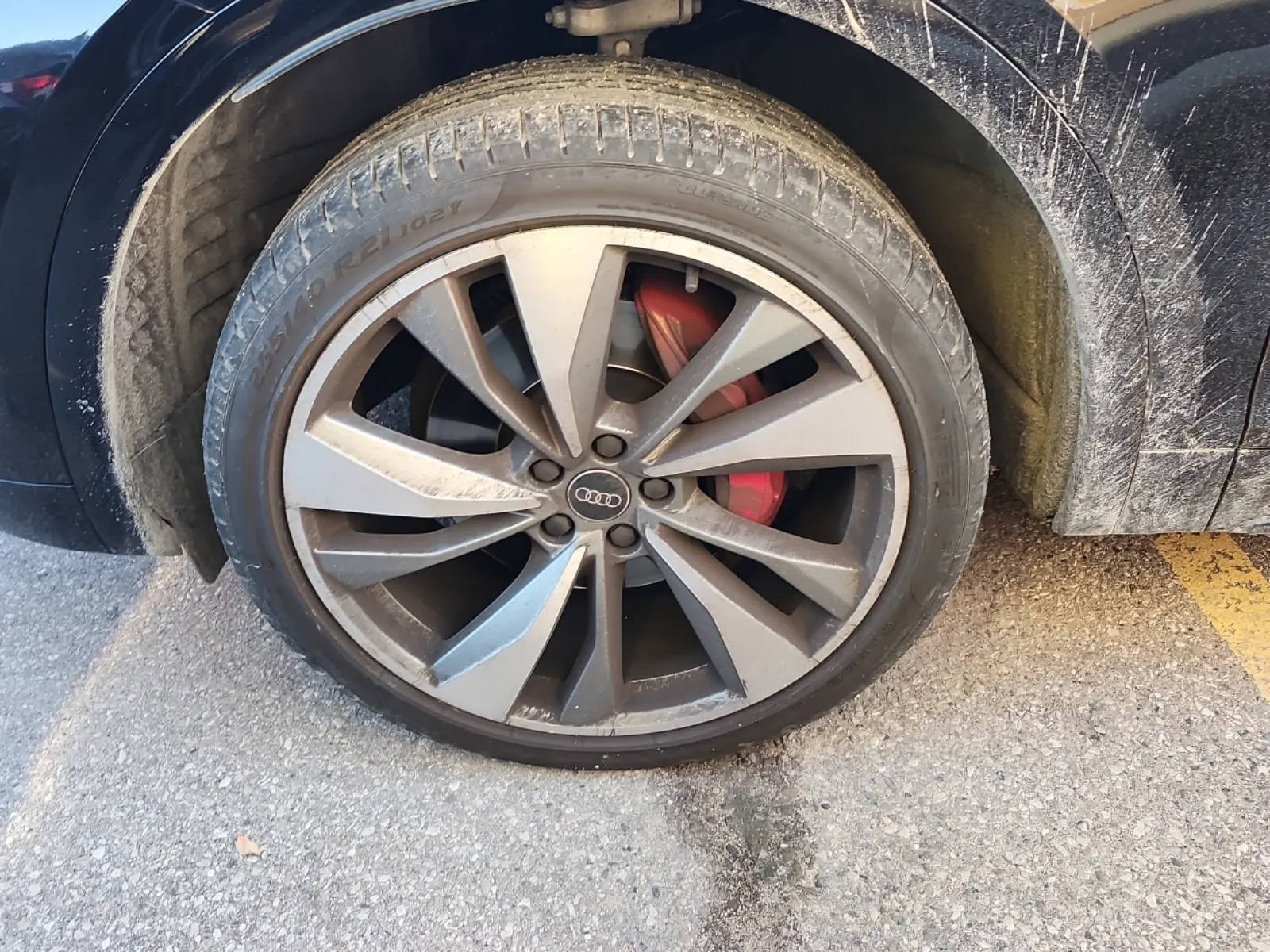 Front driver wheel/tire photo