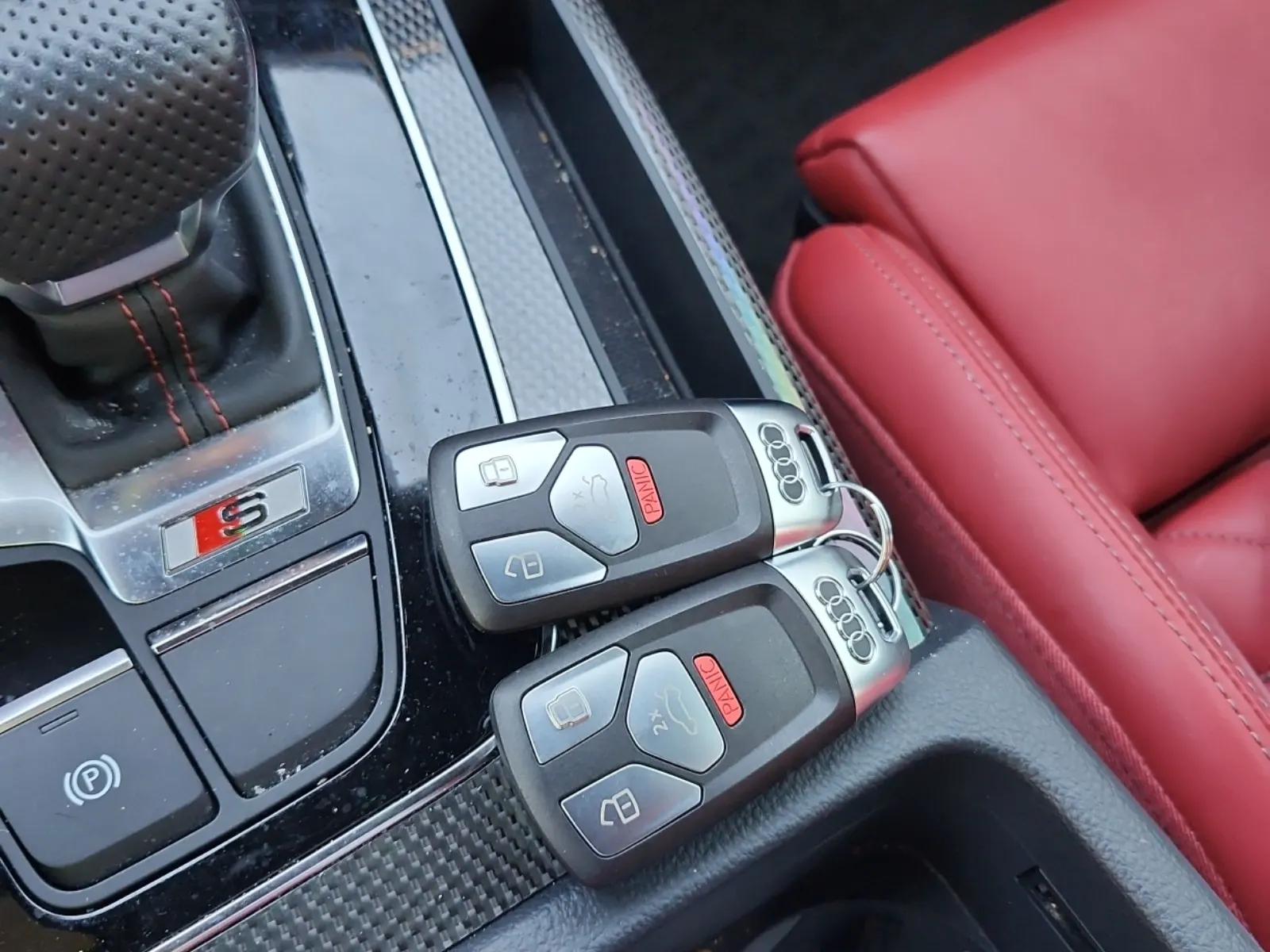 Keys/Fobs/Manual Photo