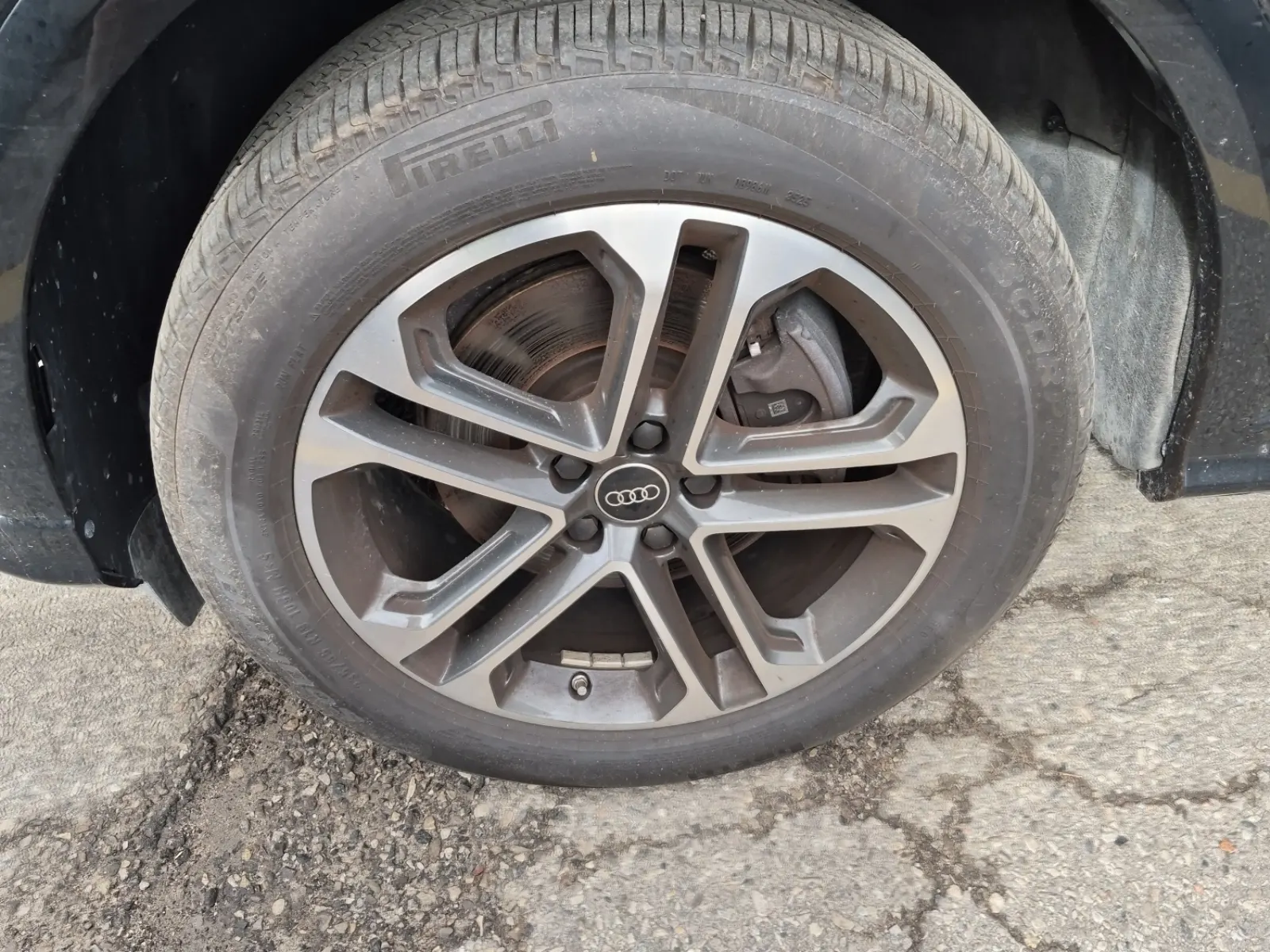 Front driver wheel/tire photo
