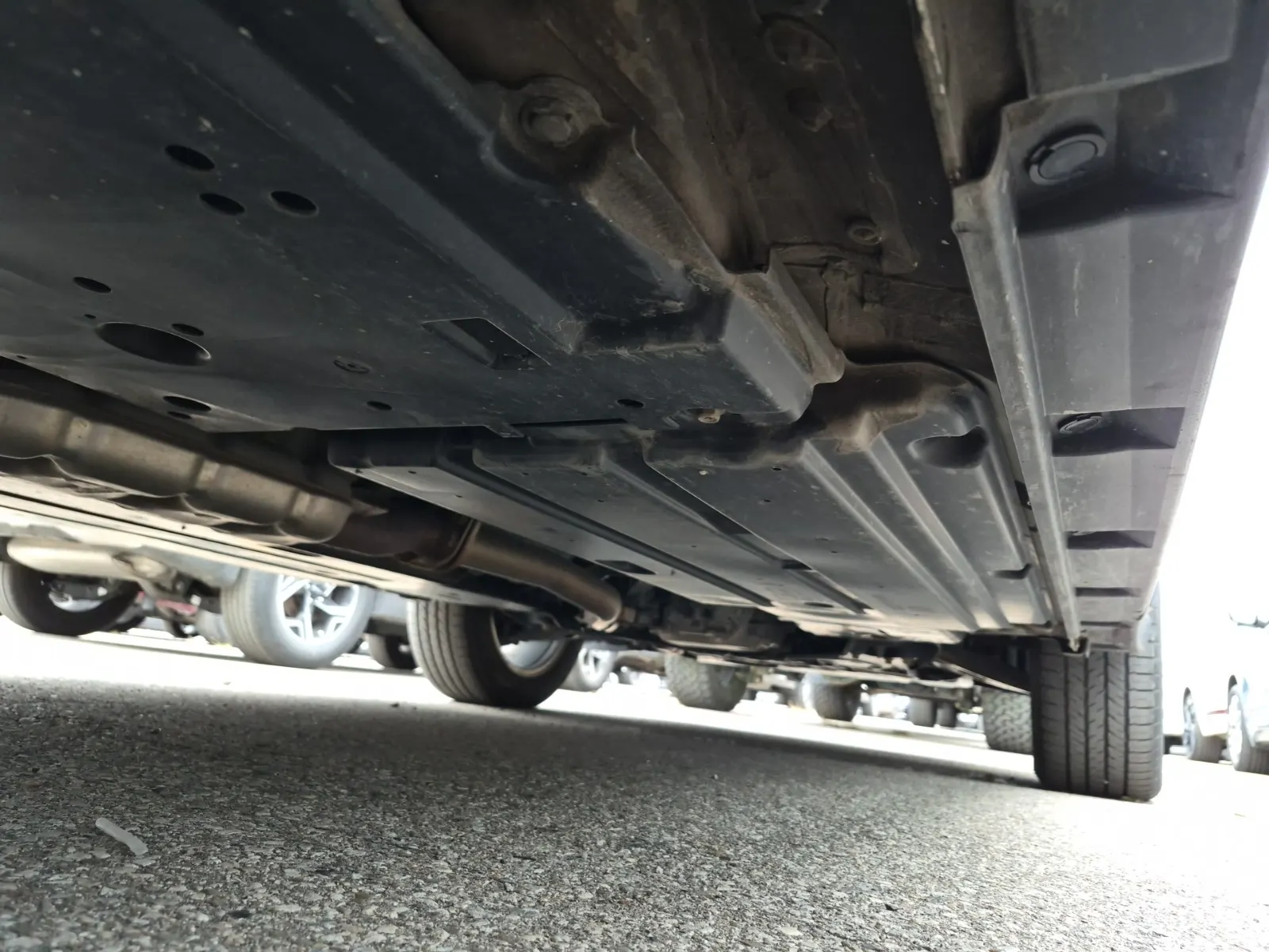 Undercarriage - Passenger Photo
