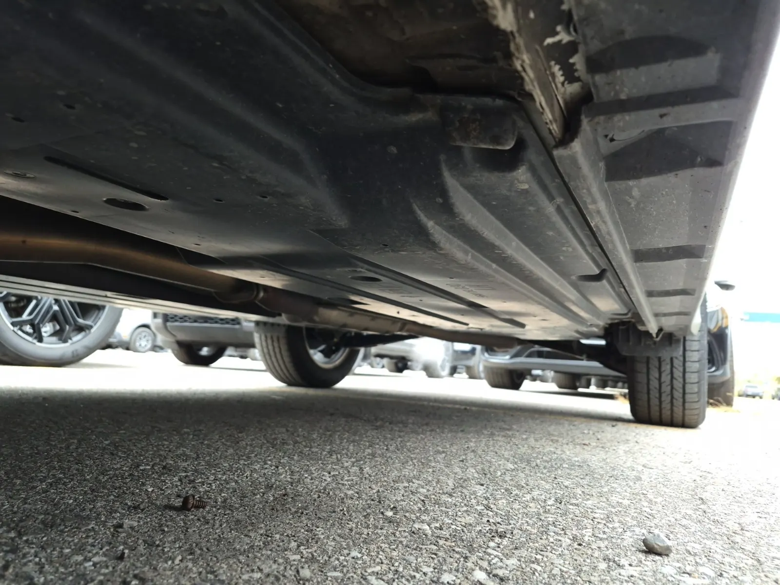 Undercarriage - Driver Photo