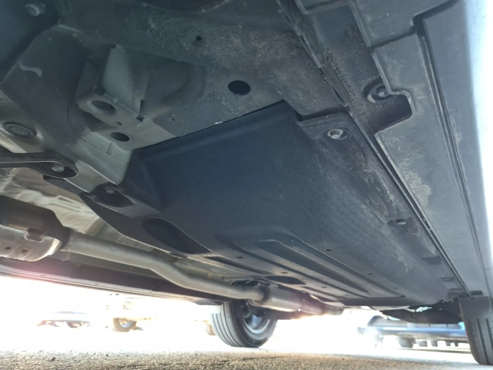 Undercarriage - Driver Photo