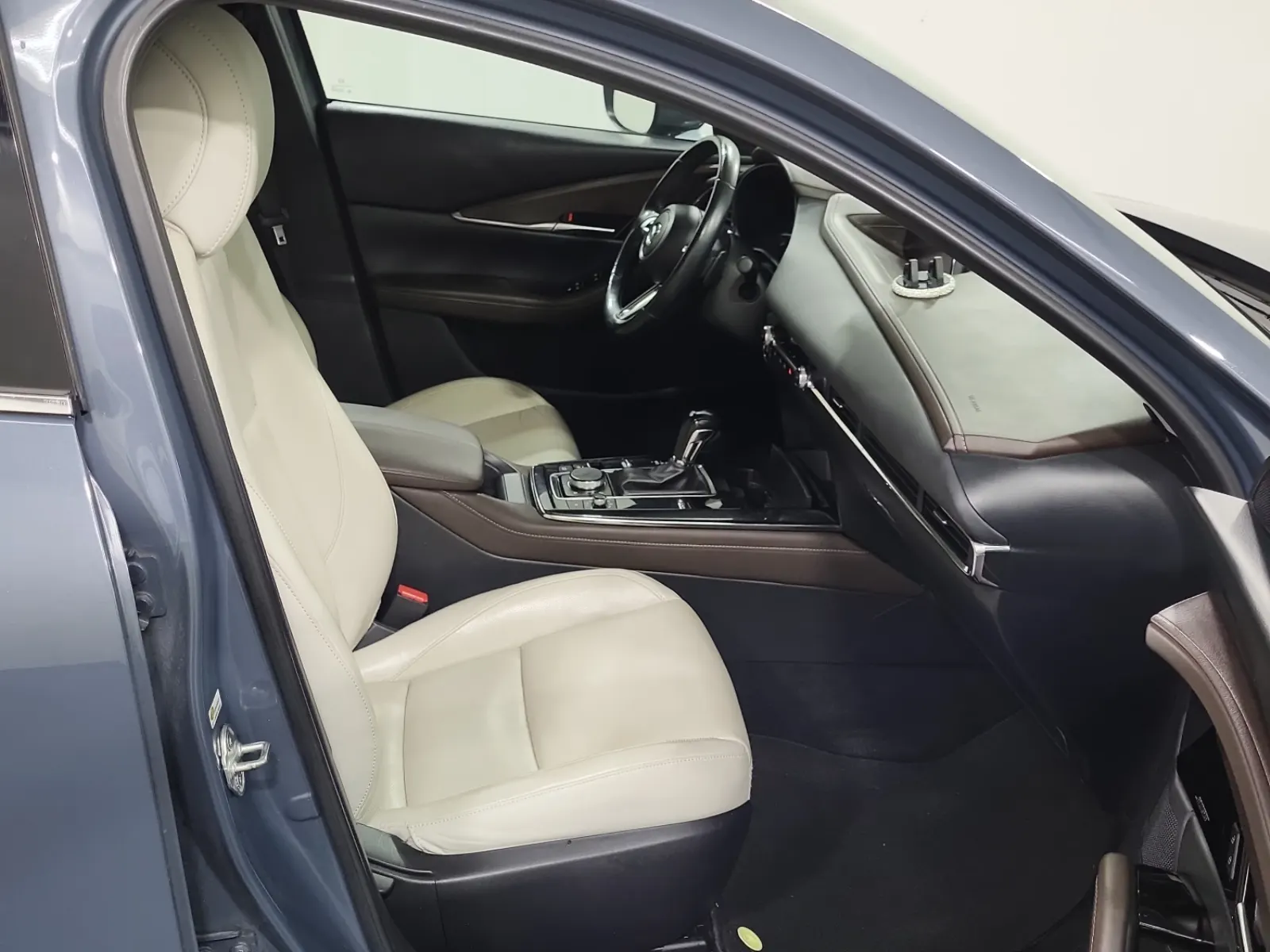 Right Side Interior Photo
