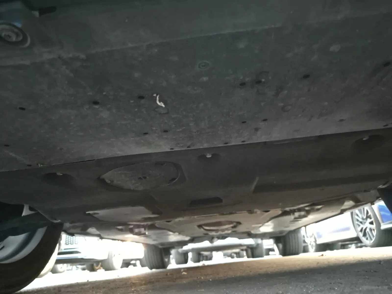 Undercarriage - Front Photo