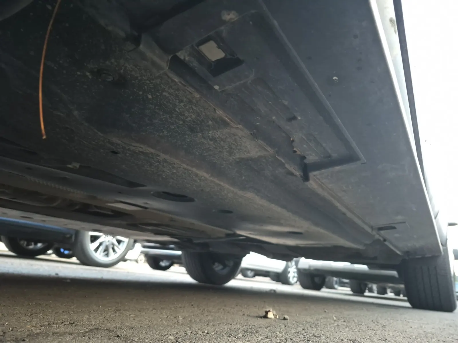 Undercarriage - Driver Photo