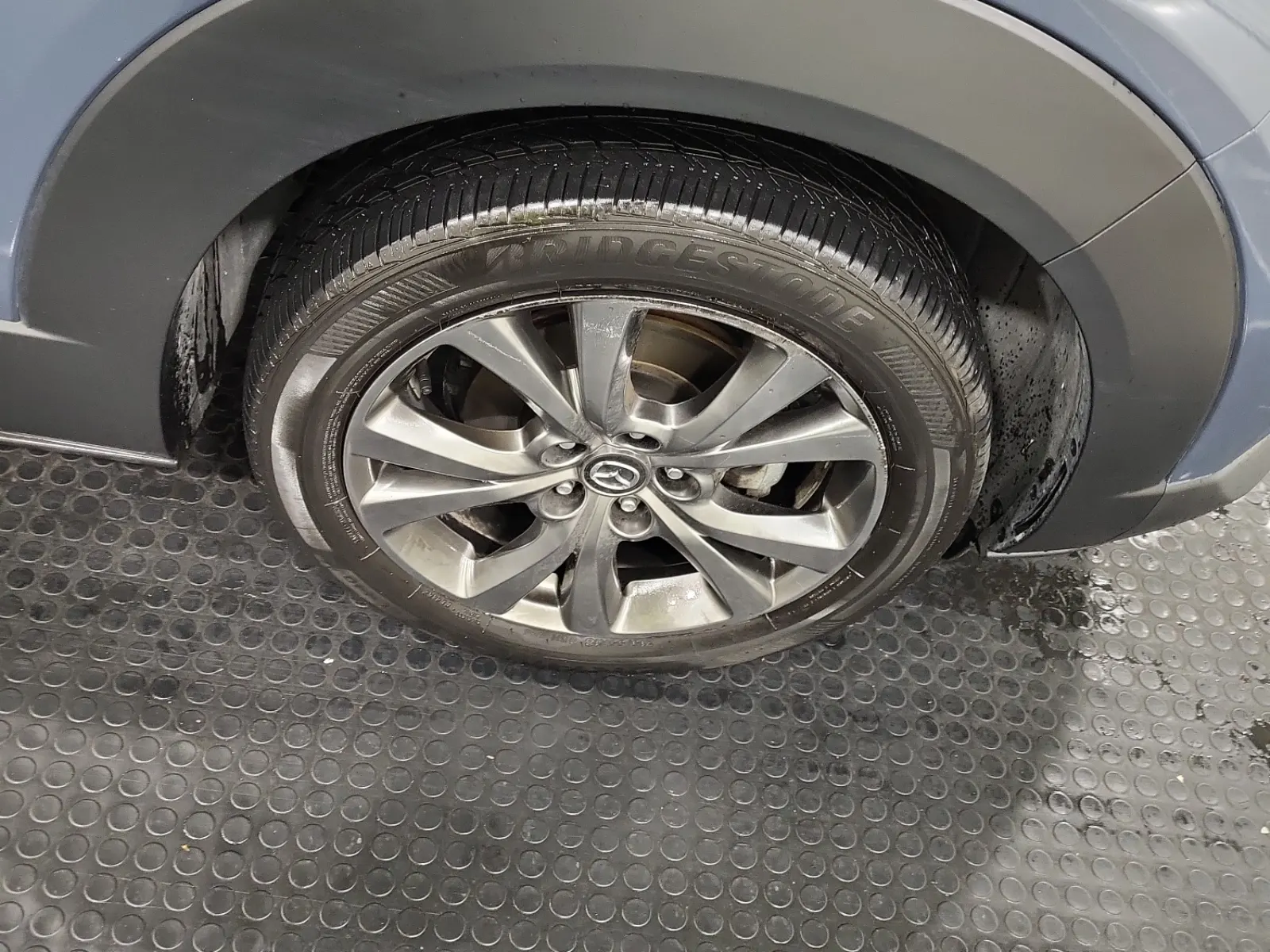 Right Front Wheel/Tire Photo