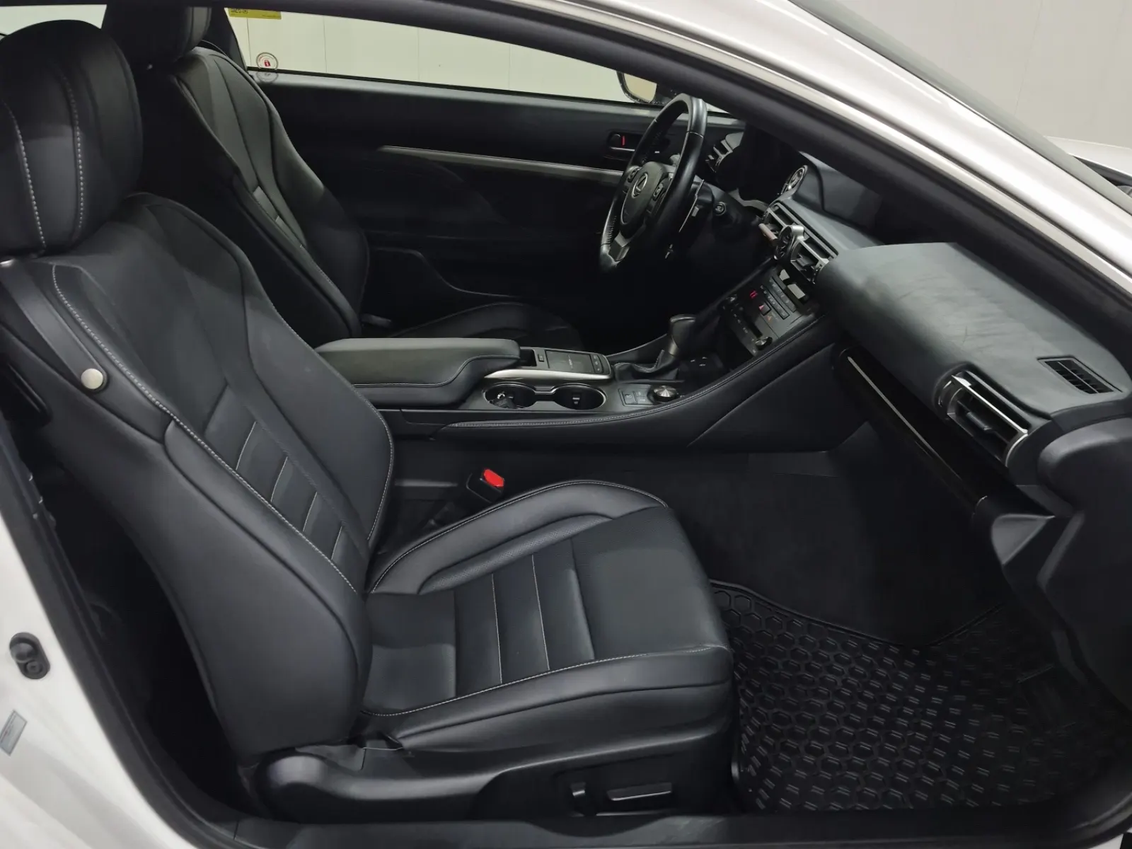 Right Side Interior Photo