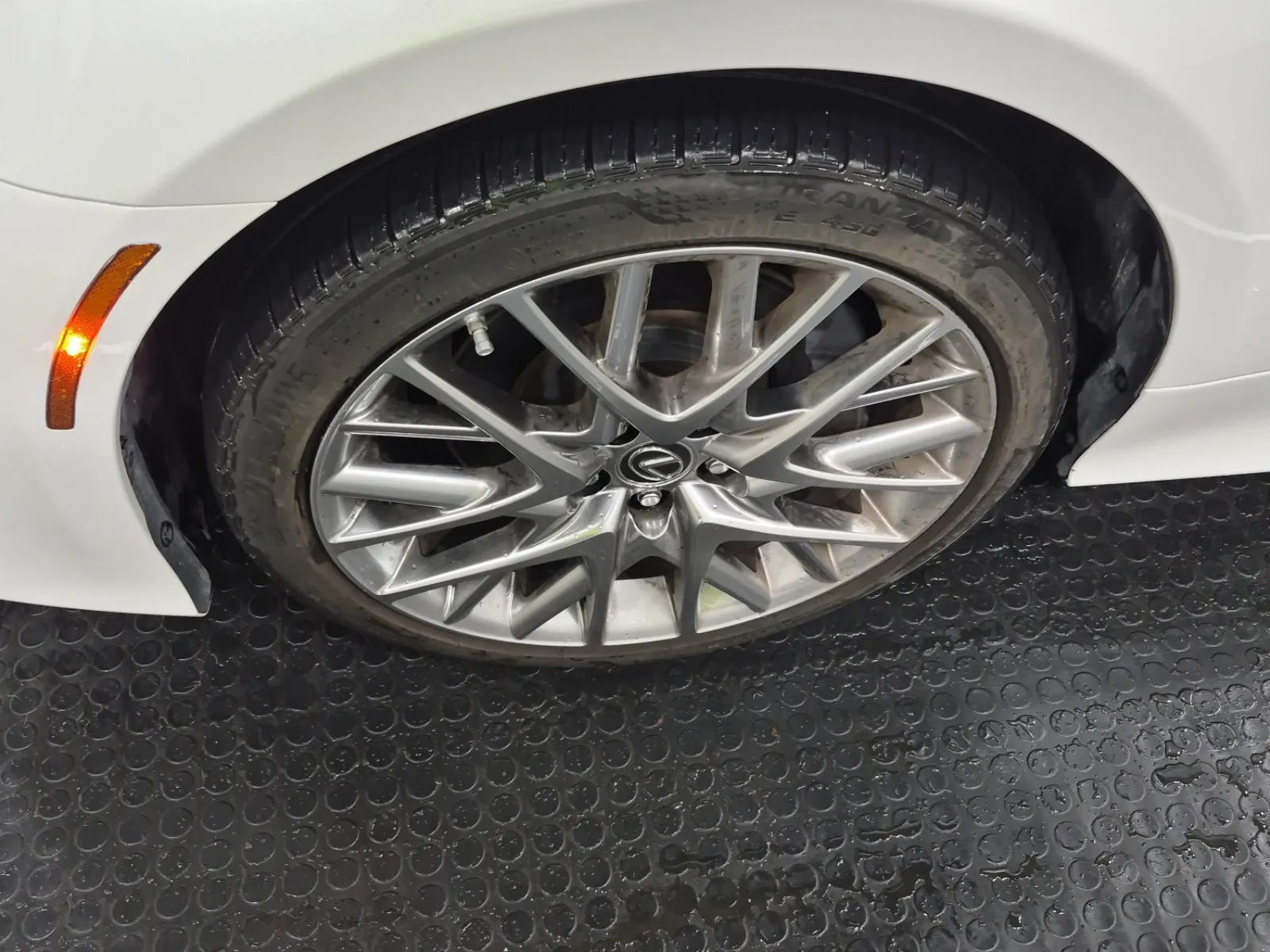 Front driver wheel/tire photo