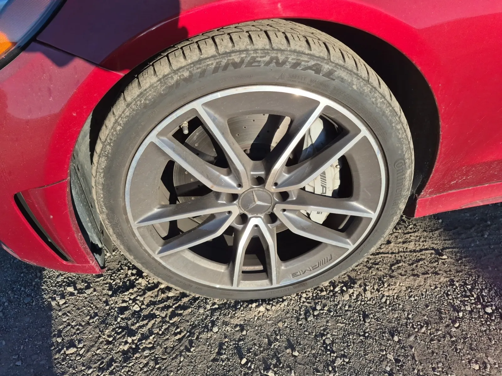 Front driver wheel/tire photo