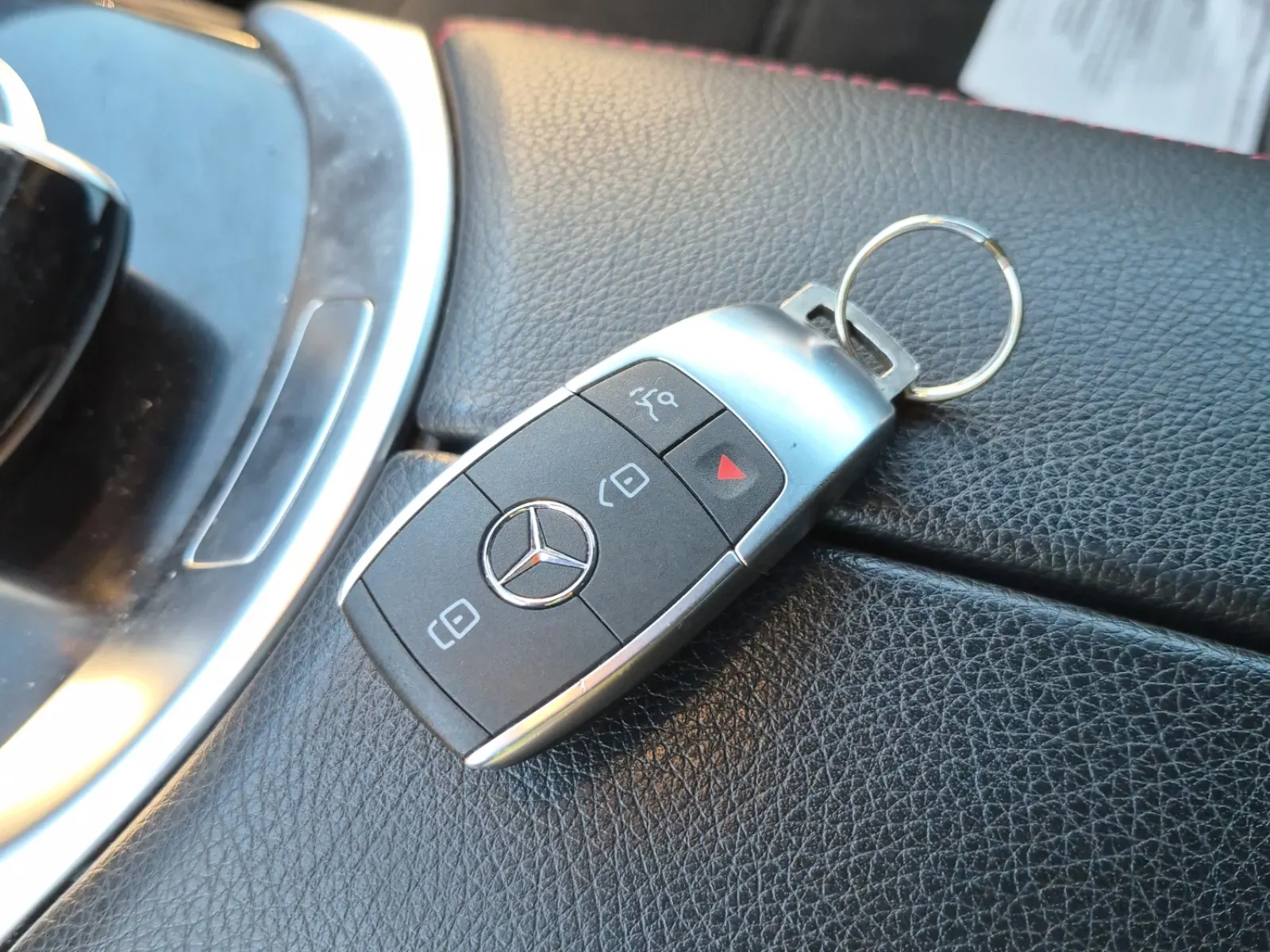 Keys/Fobs/Manual Photo