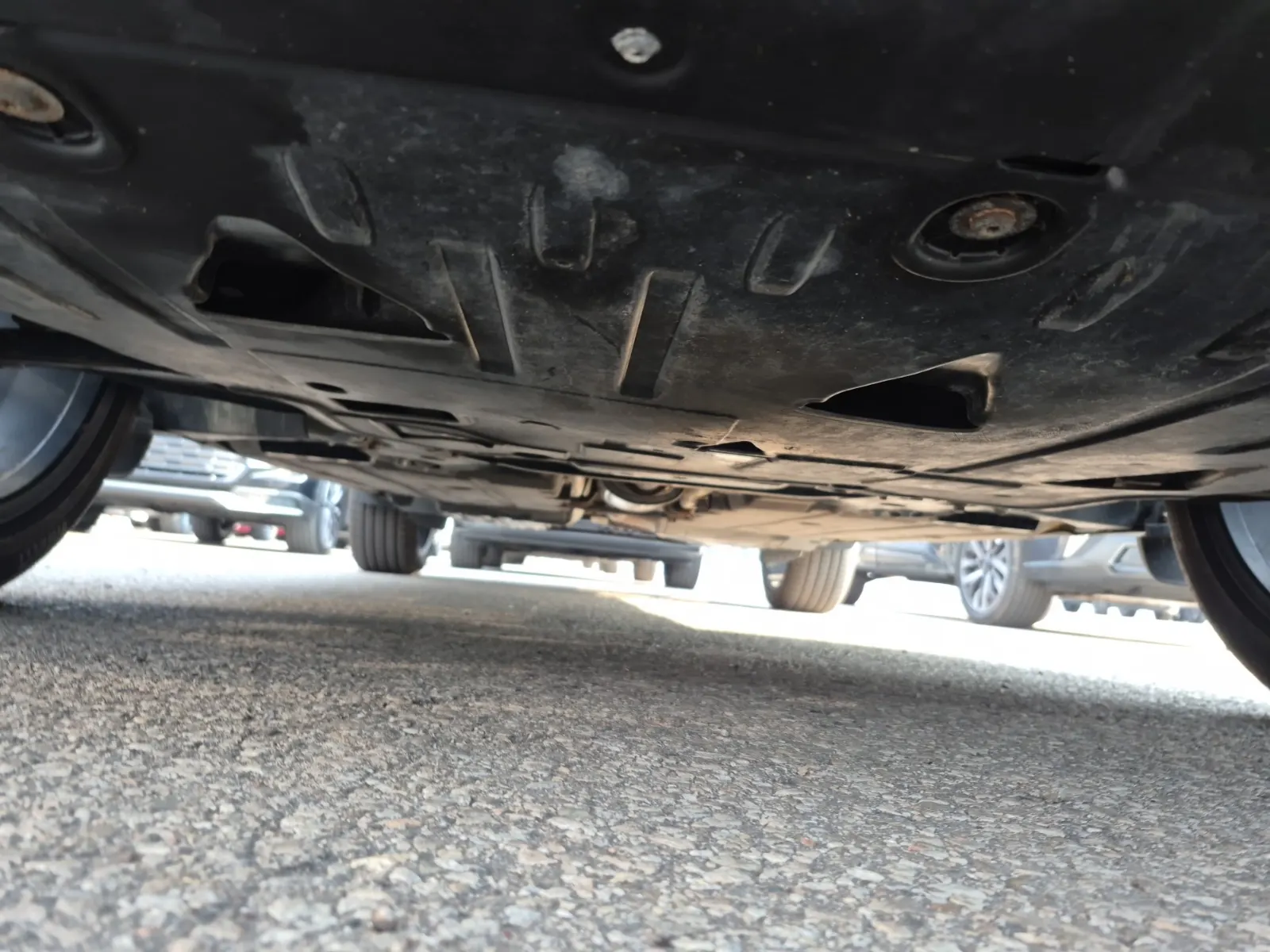 Undercarriage - Front Photo