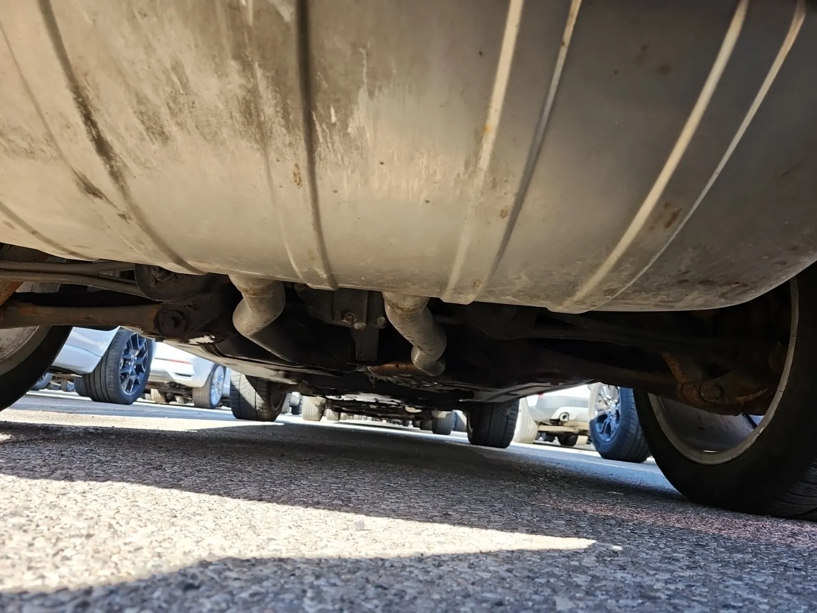 Undercarriage - Rear Photo