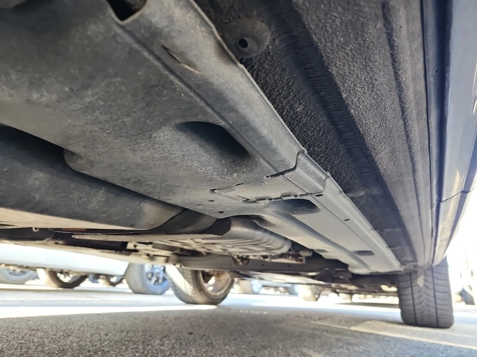 Undercarriage - Passenger Photo