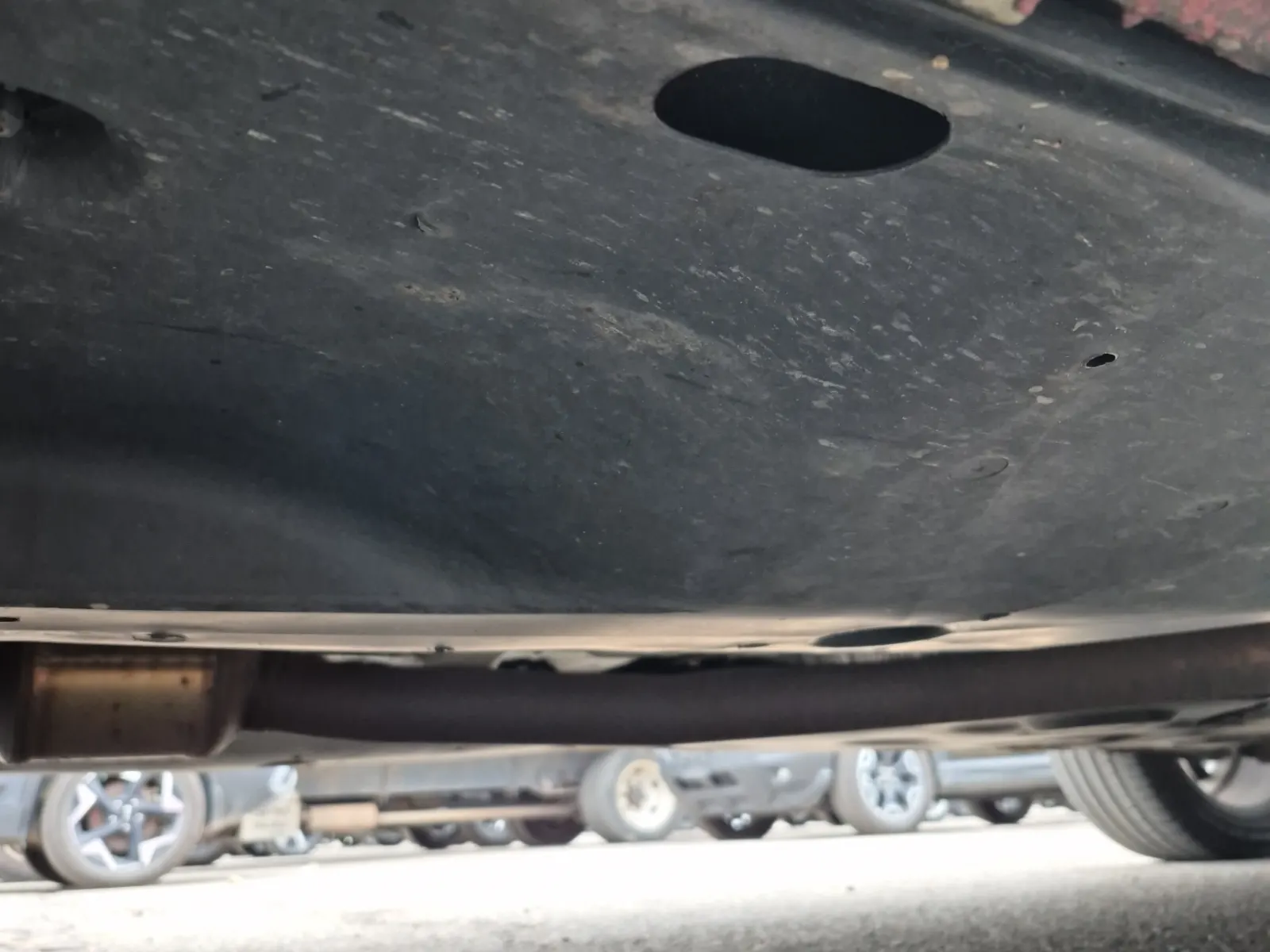 Undercarriage - Driver Photo