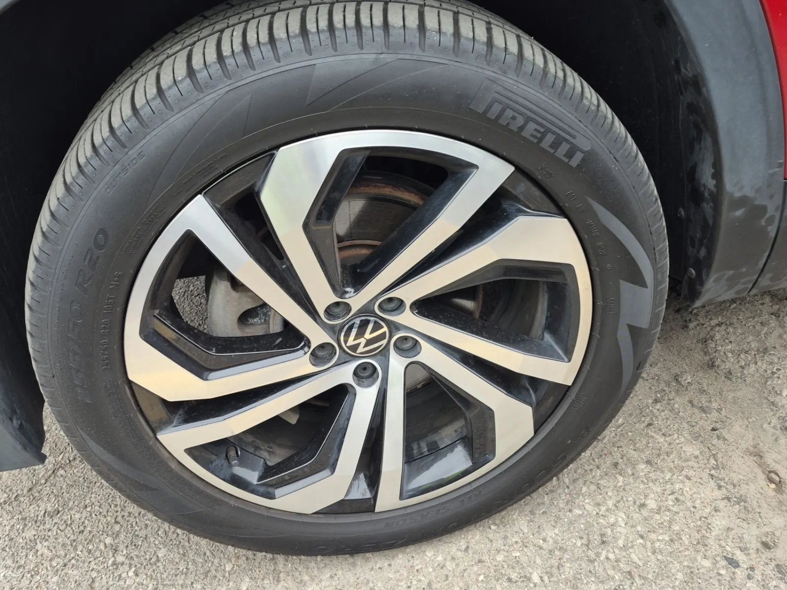 Front driver wheel/tire photo