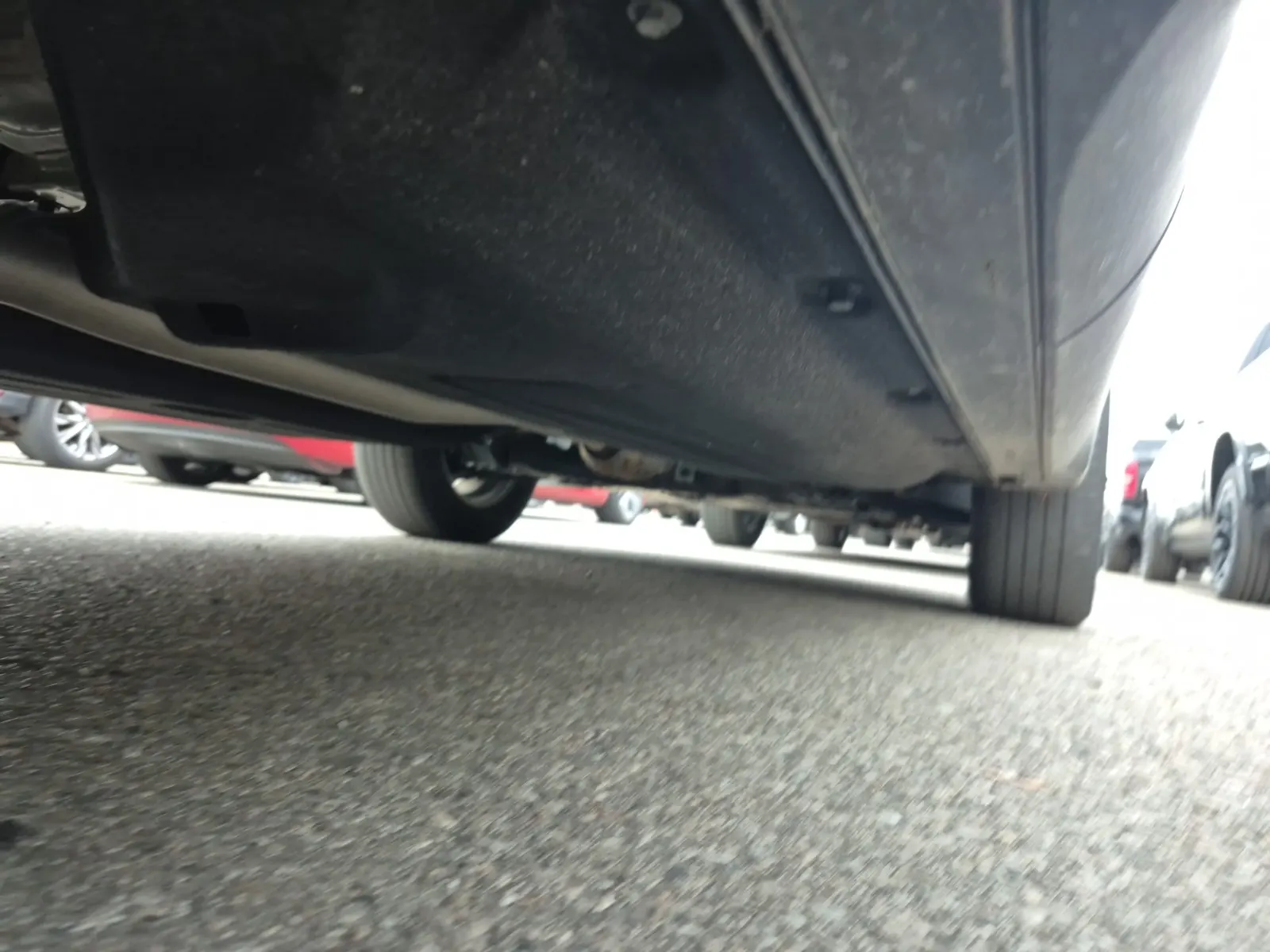 Undercarriage - Passenger Photo