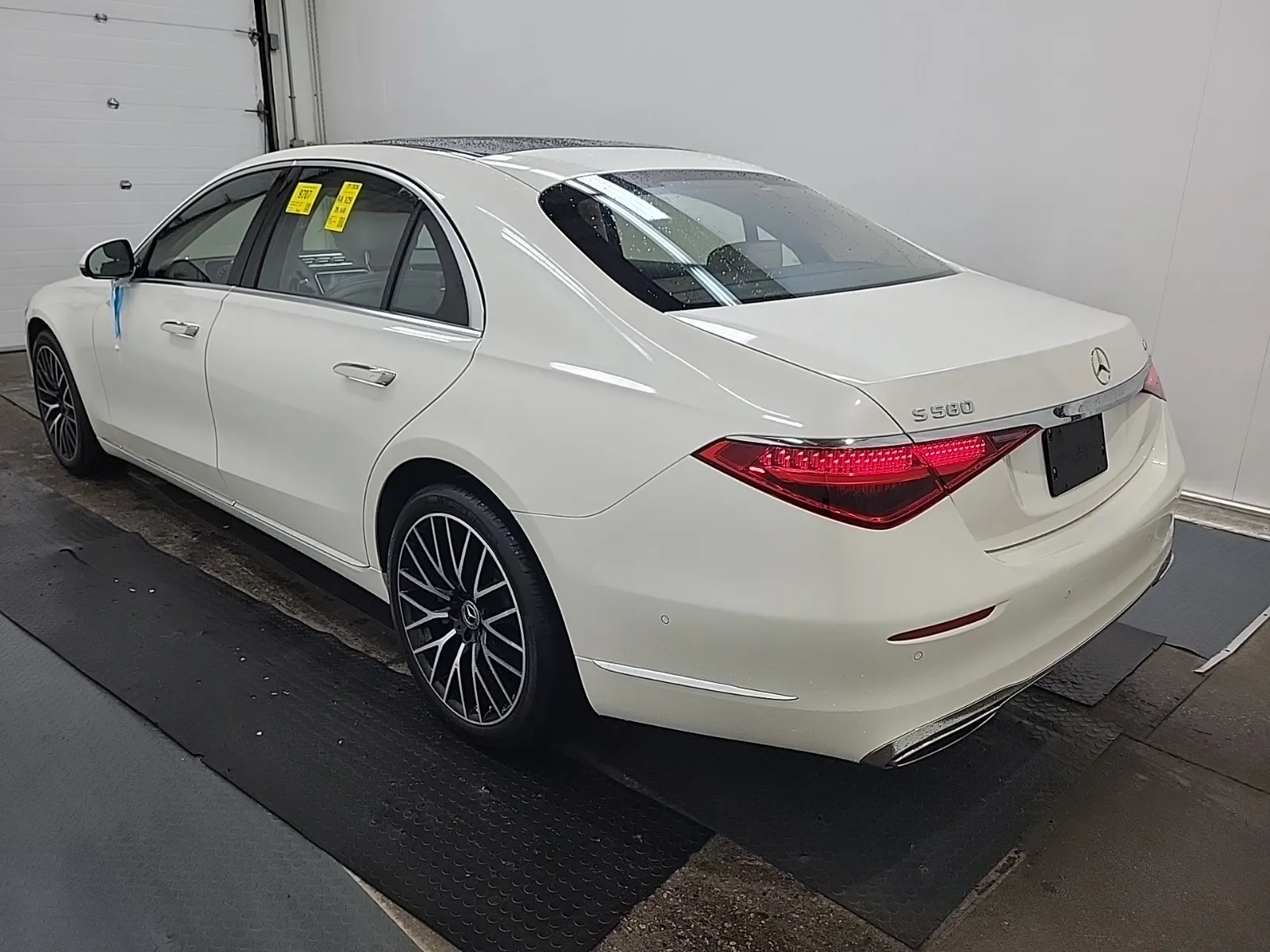 Driver Rear 3/4 Photo