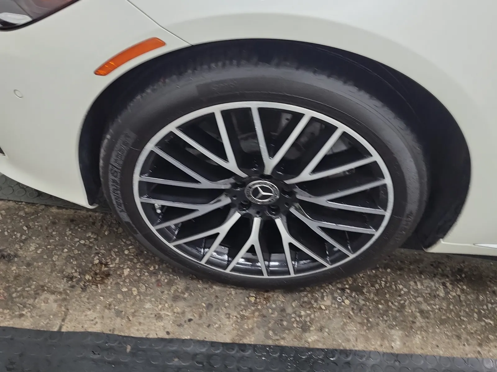 Front driver wheel/tire photo
