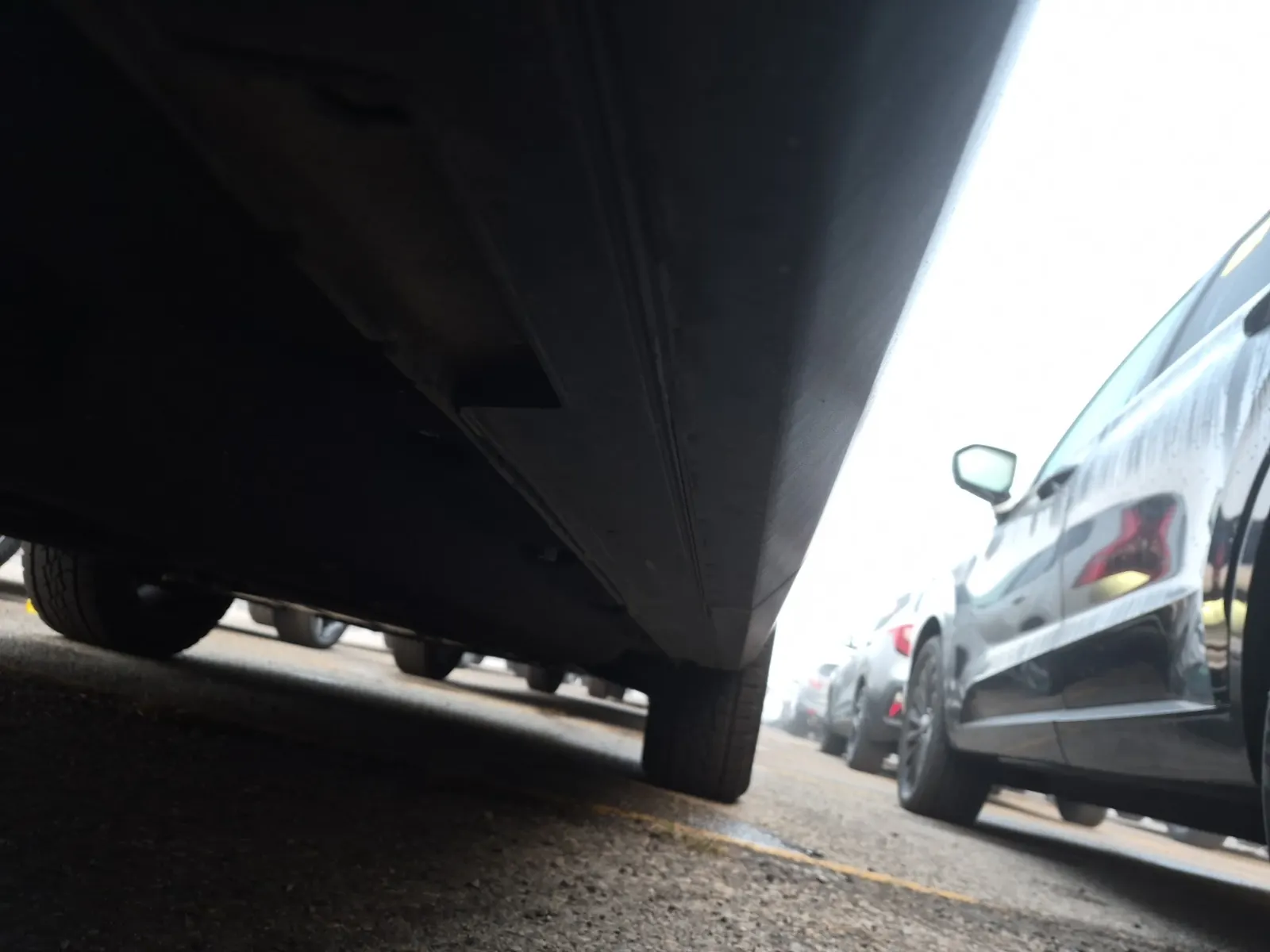 Undercarriage - Passenger Photo