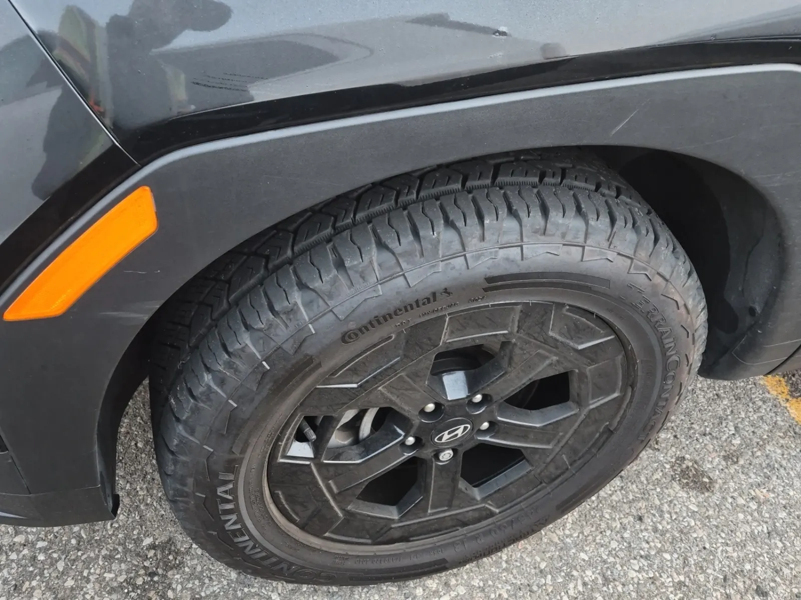Front driver wheel/tire photo