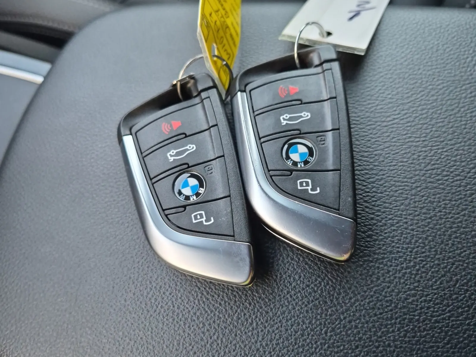 Keys/Fobs/Manual Photo