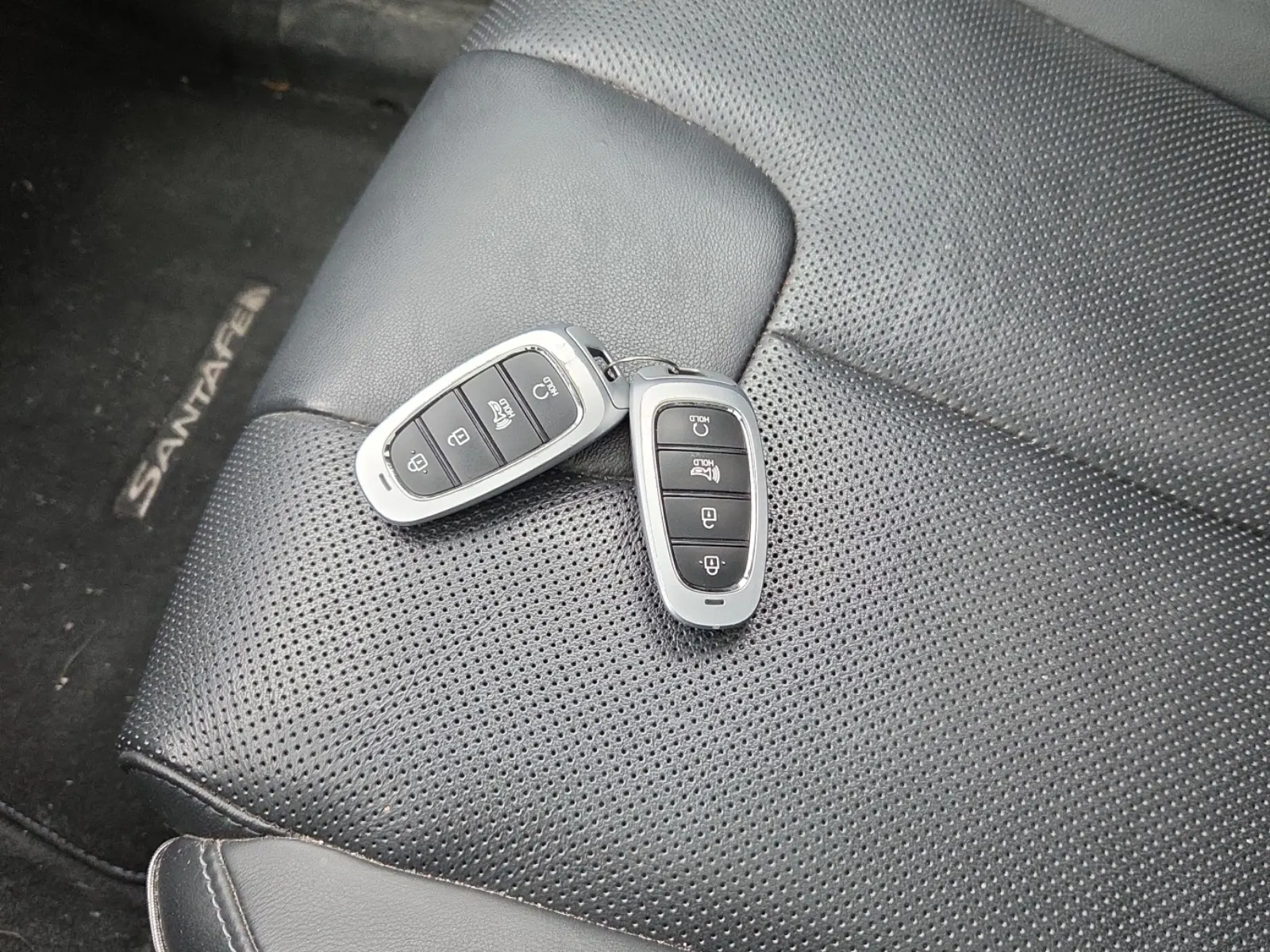 Keys/Fobs/Manual Photo