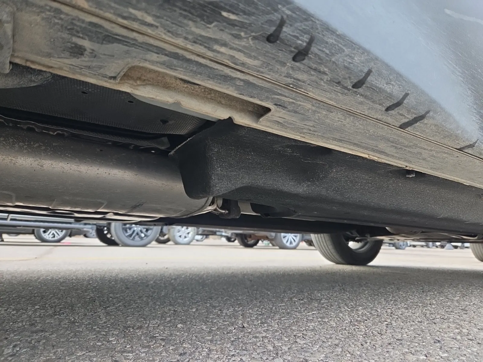 Undercarriage - Passenger Photo