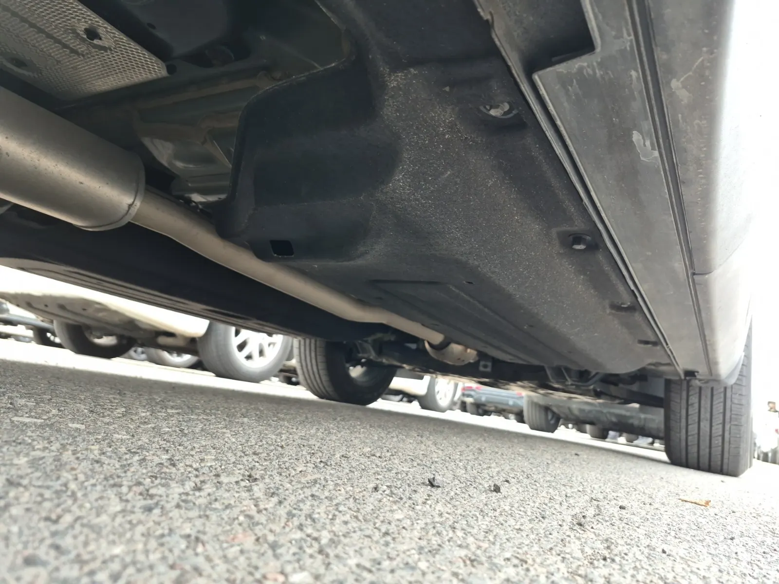 Undercarriage - Passenger Photo